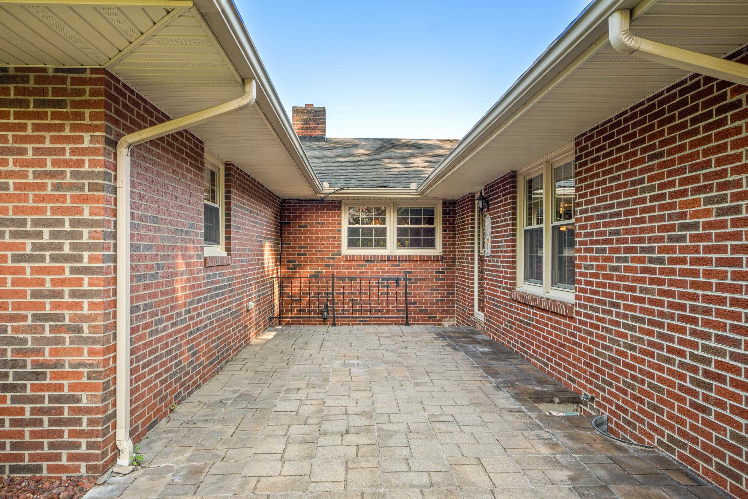 104 Arnold Avenue