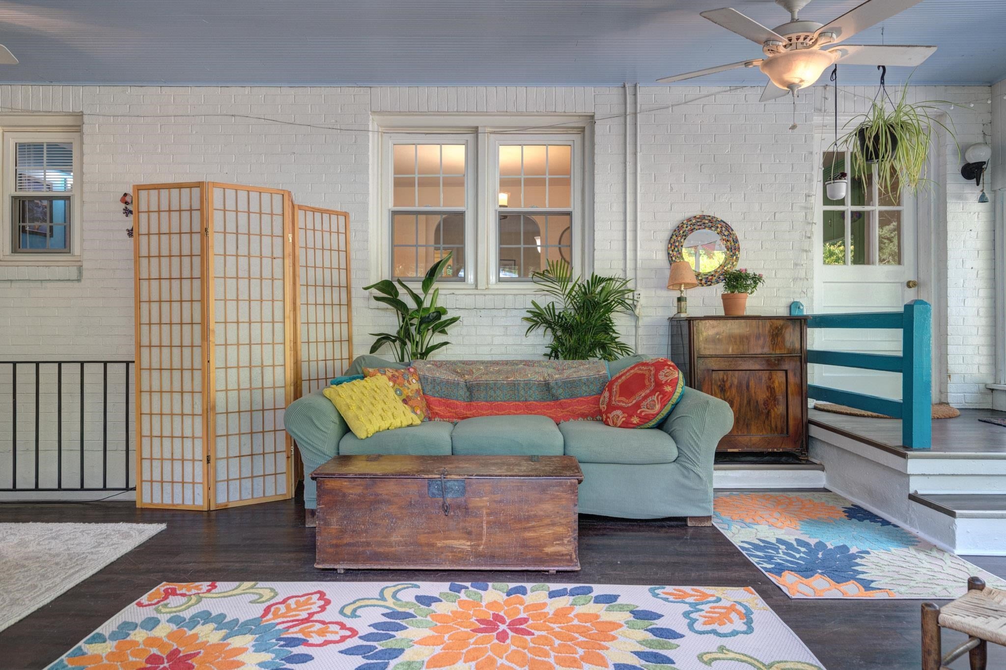 320 Sunset Boulevard