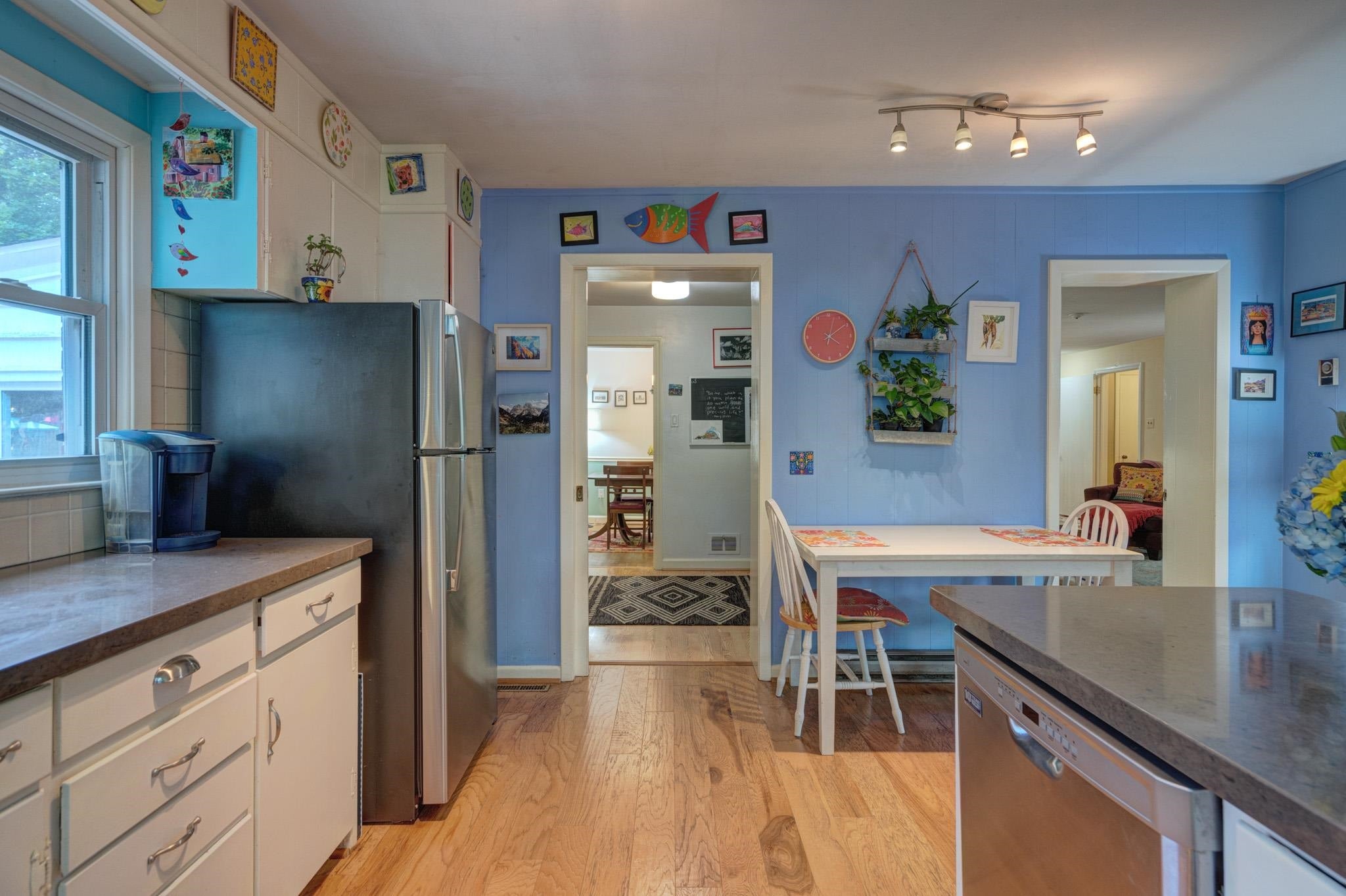 320 Sunset Boulevard