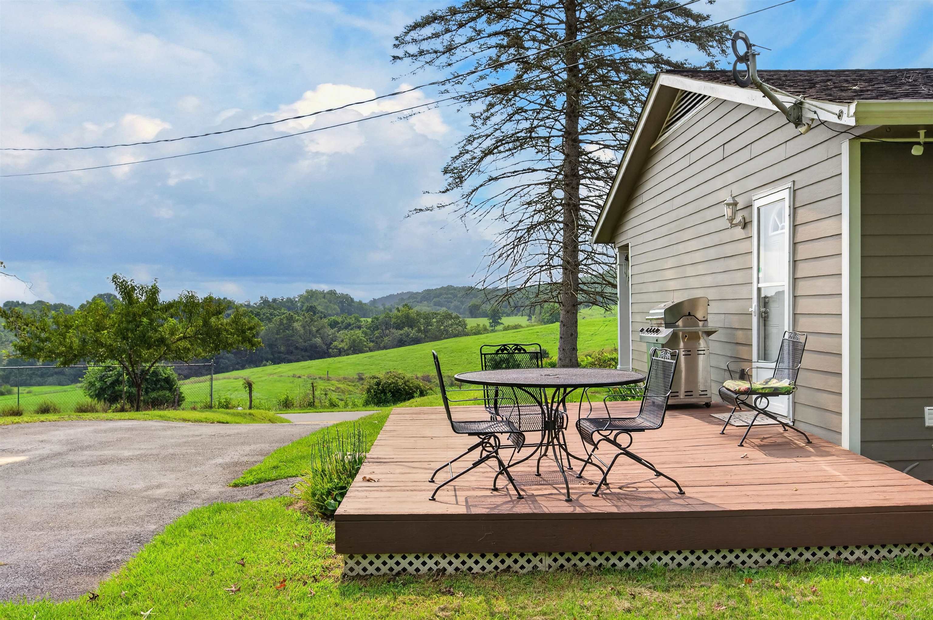 867 Switchback Road