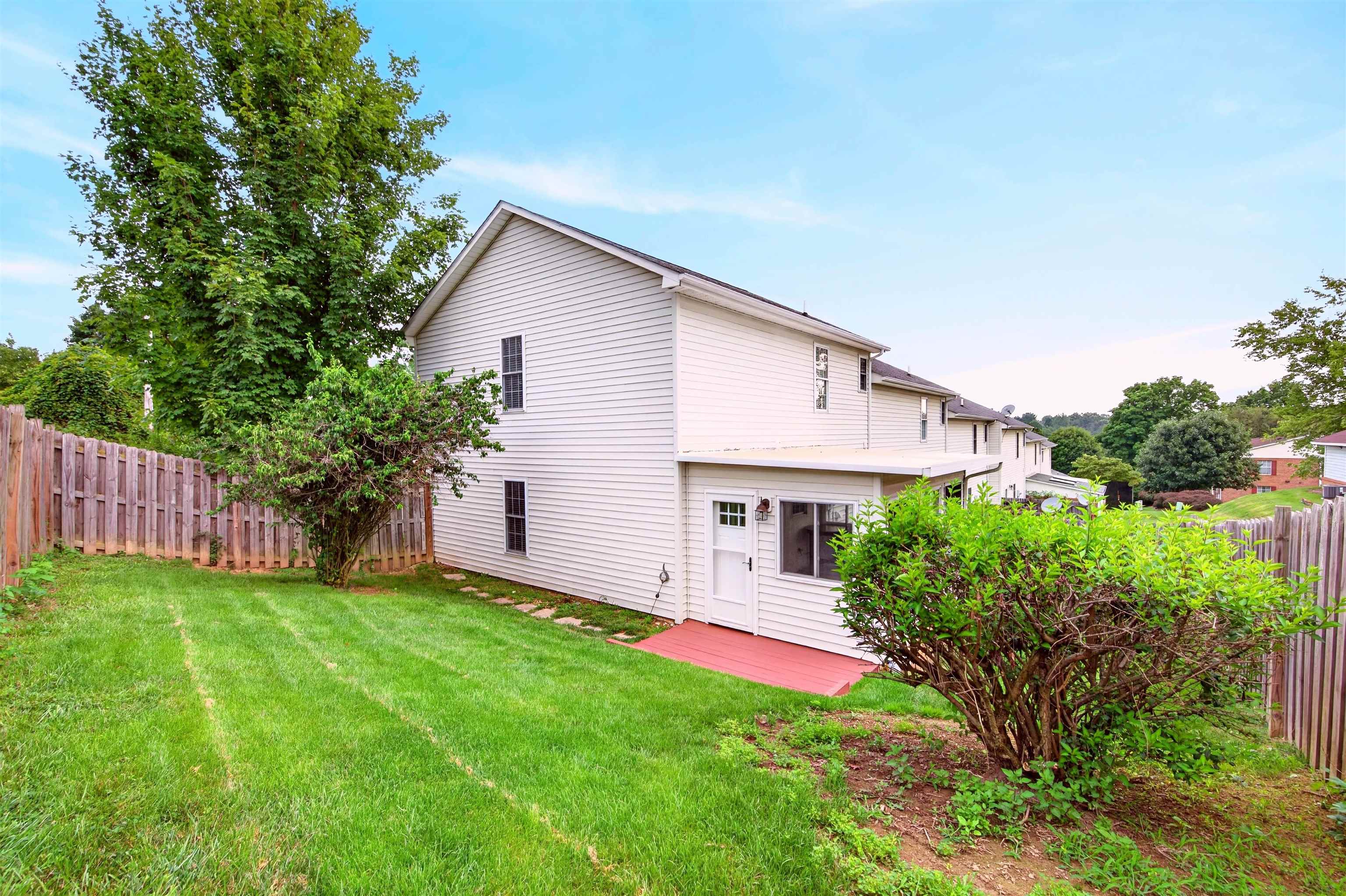 220 Darci Drive SE