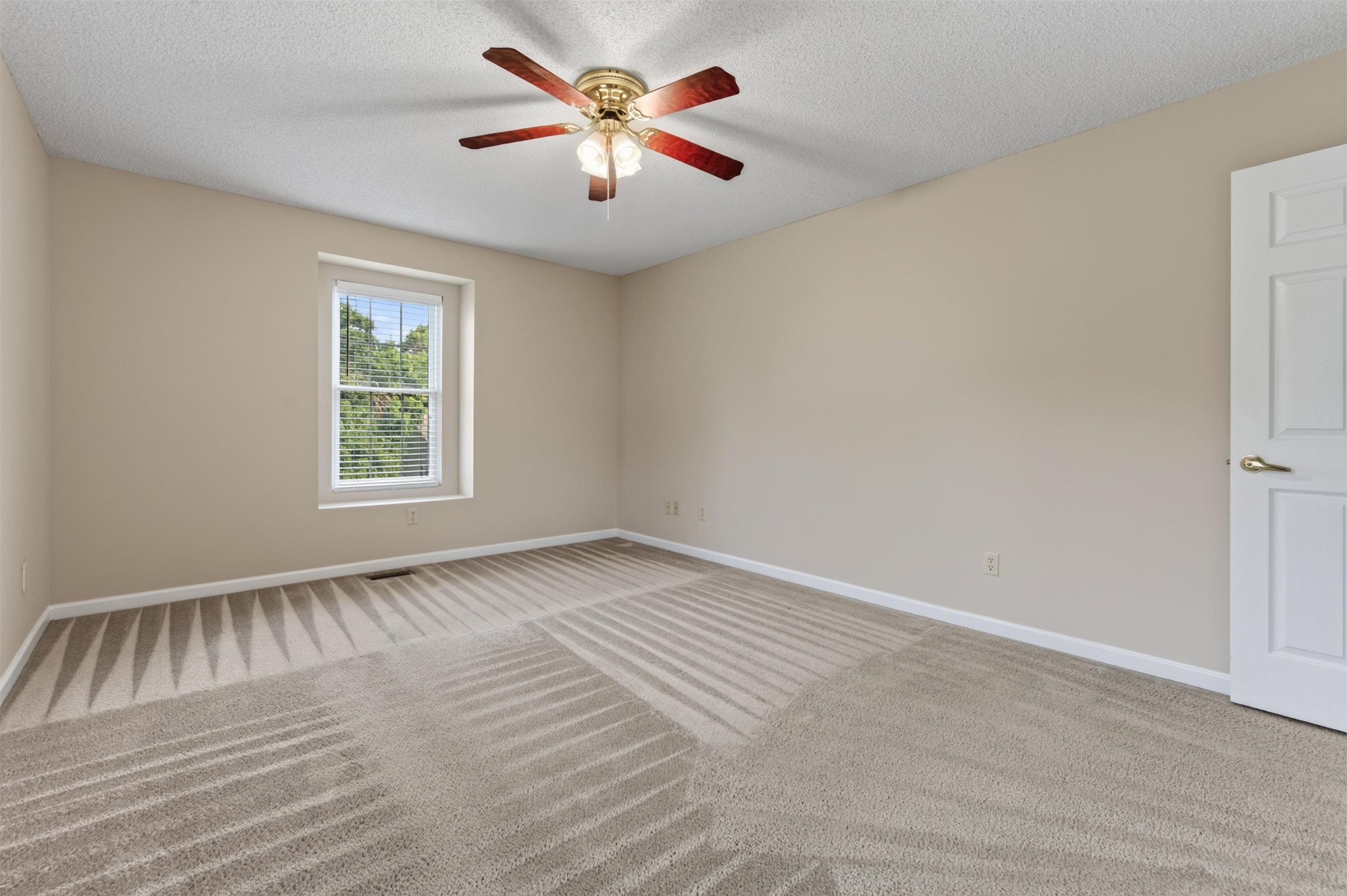 220 Darci Drive SE