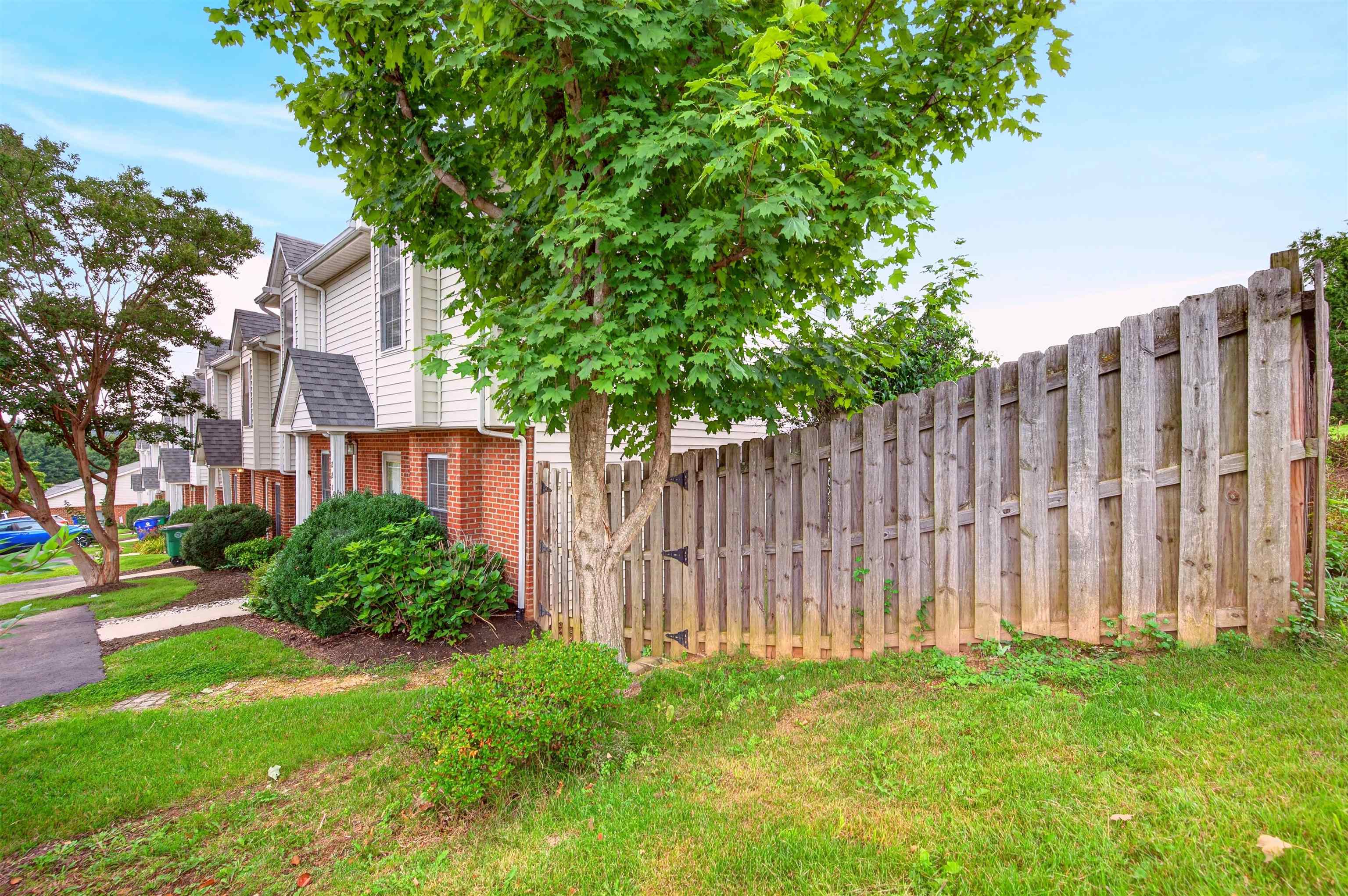 220 Darci Drive SE
