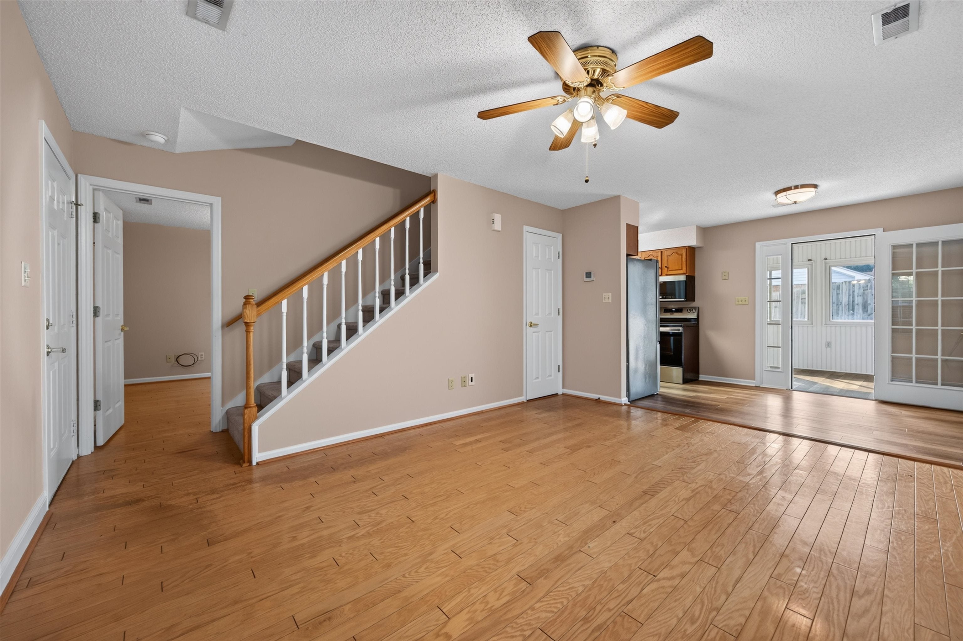 220 Darci Drive SE