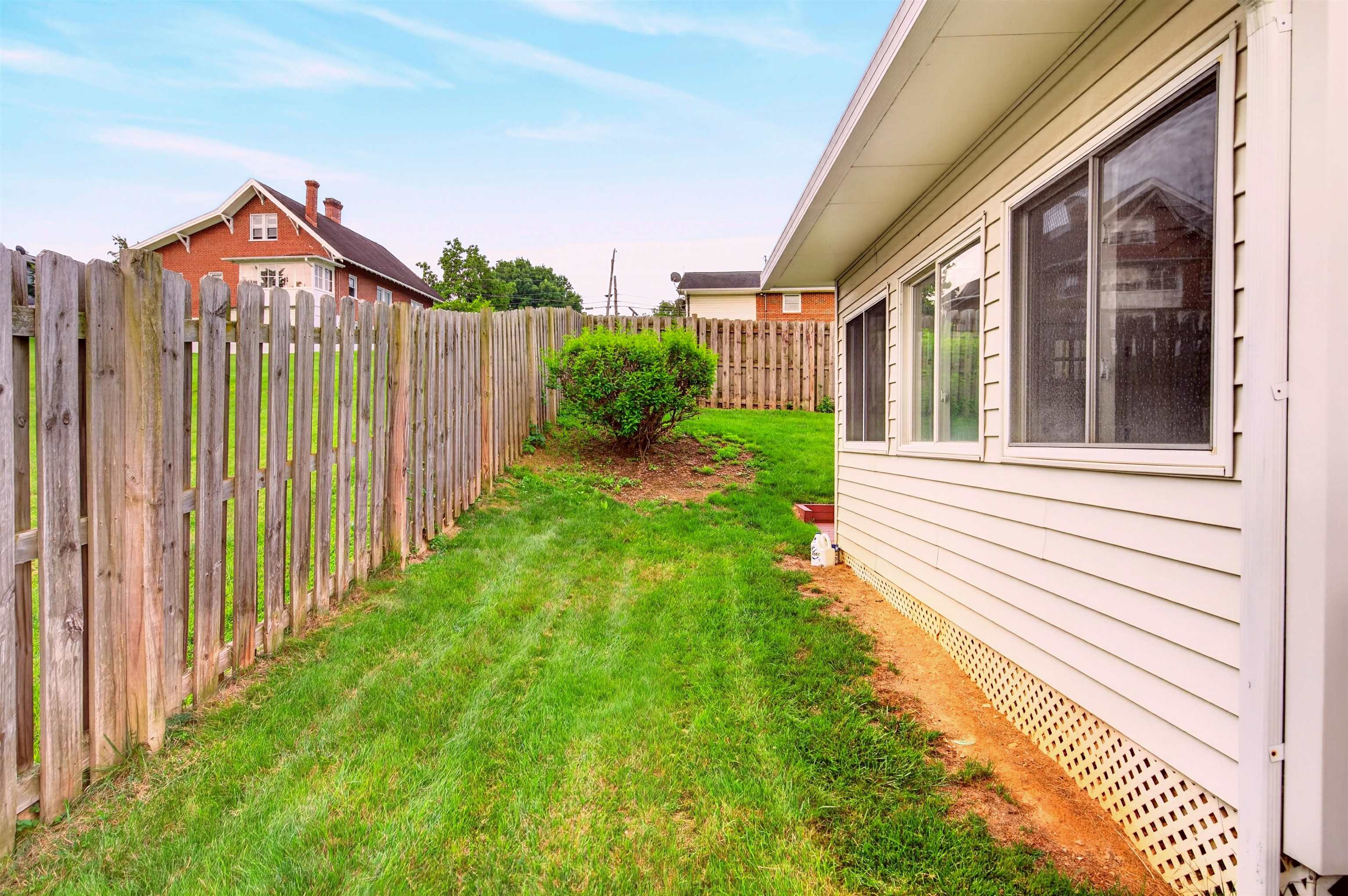 220 Darci Drive SE