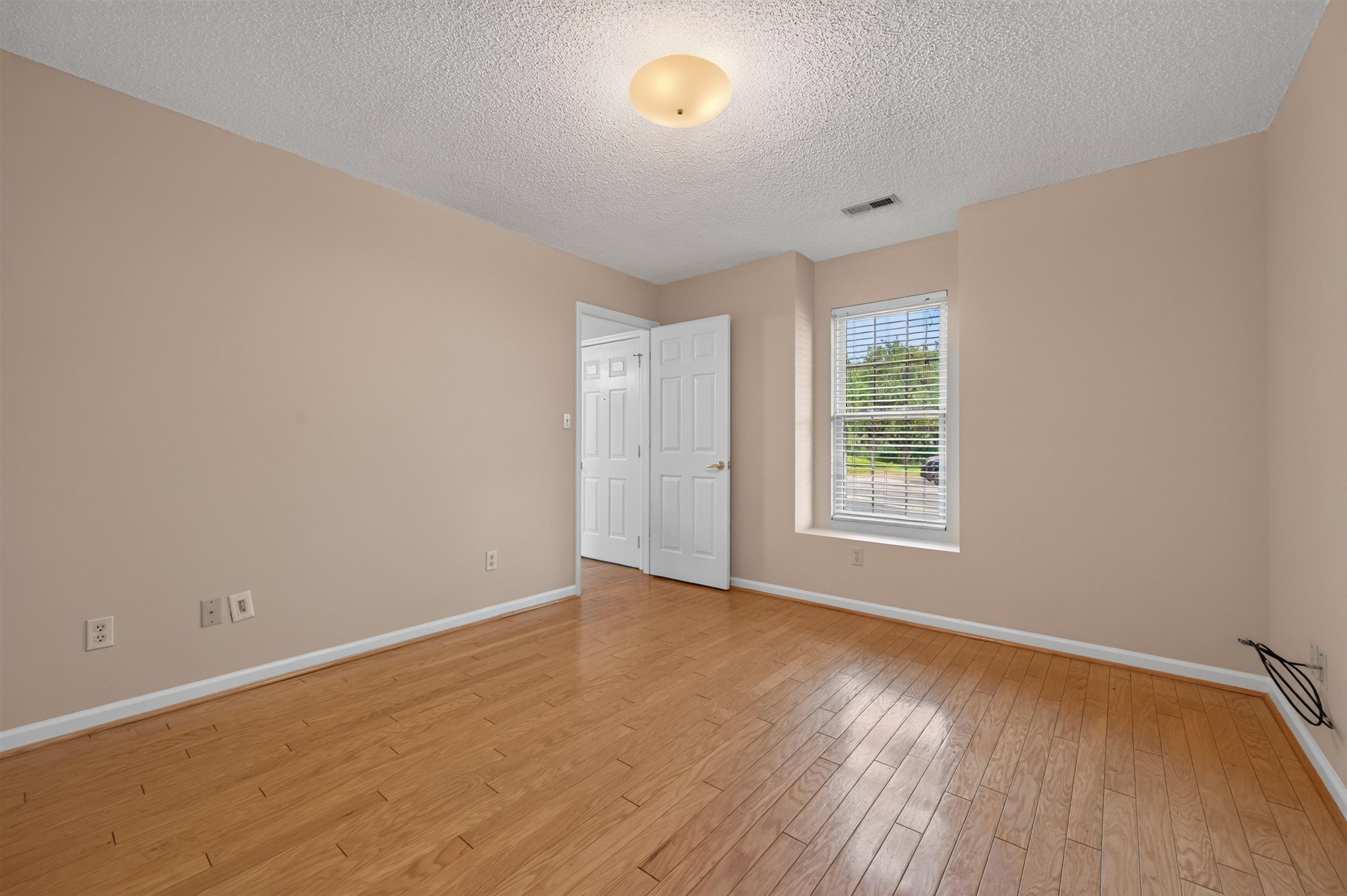 220 Darci Drive SE