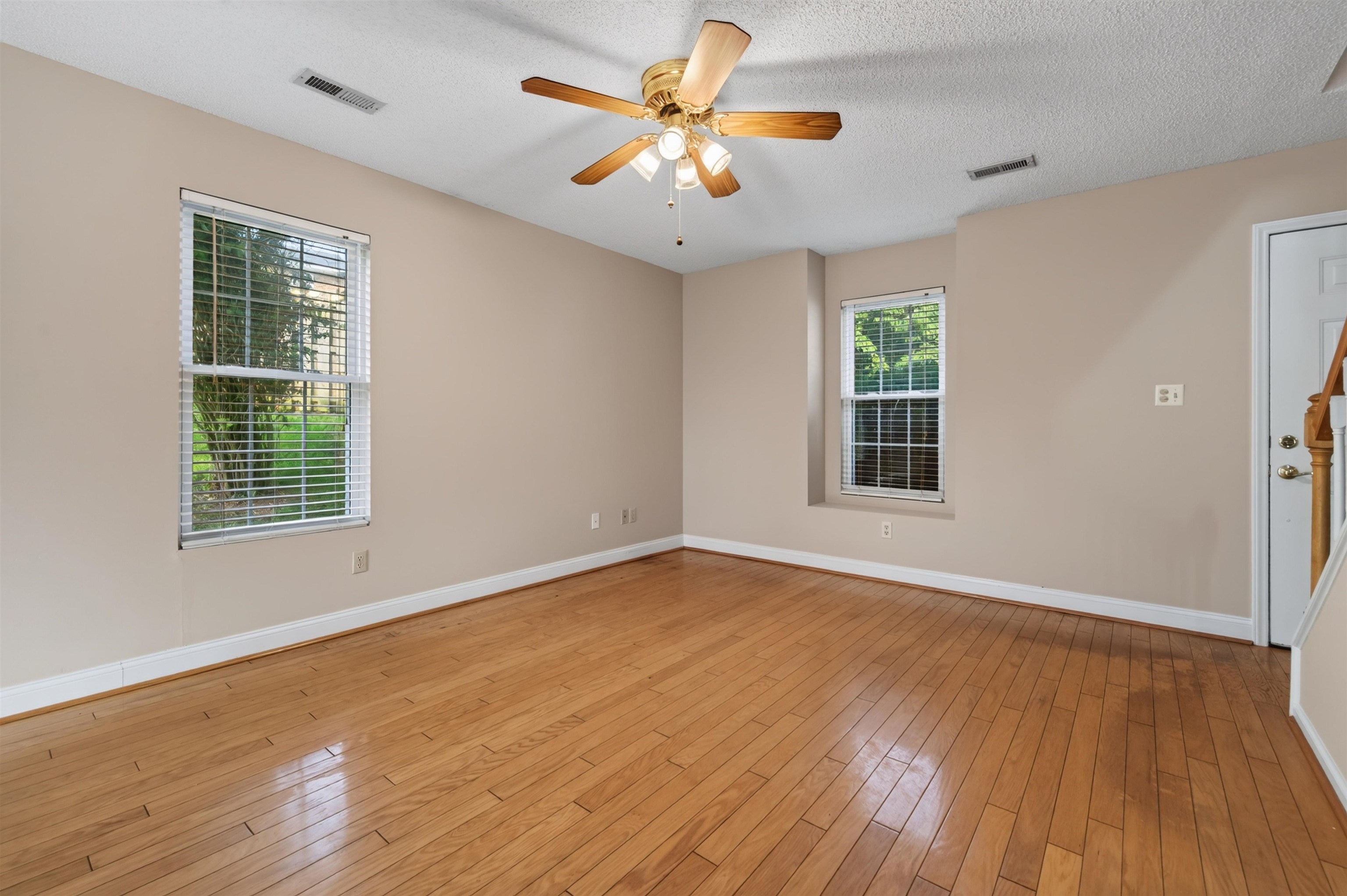 220 Darci Drive SE