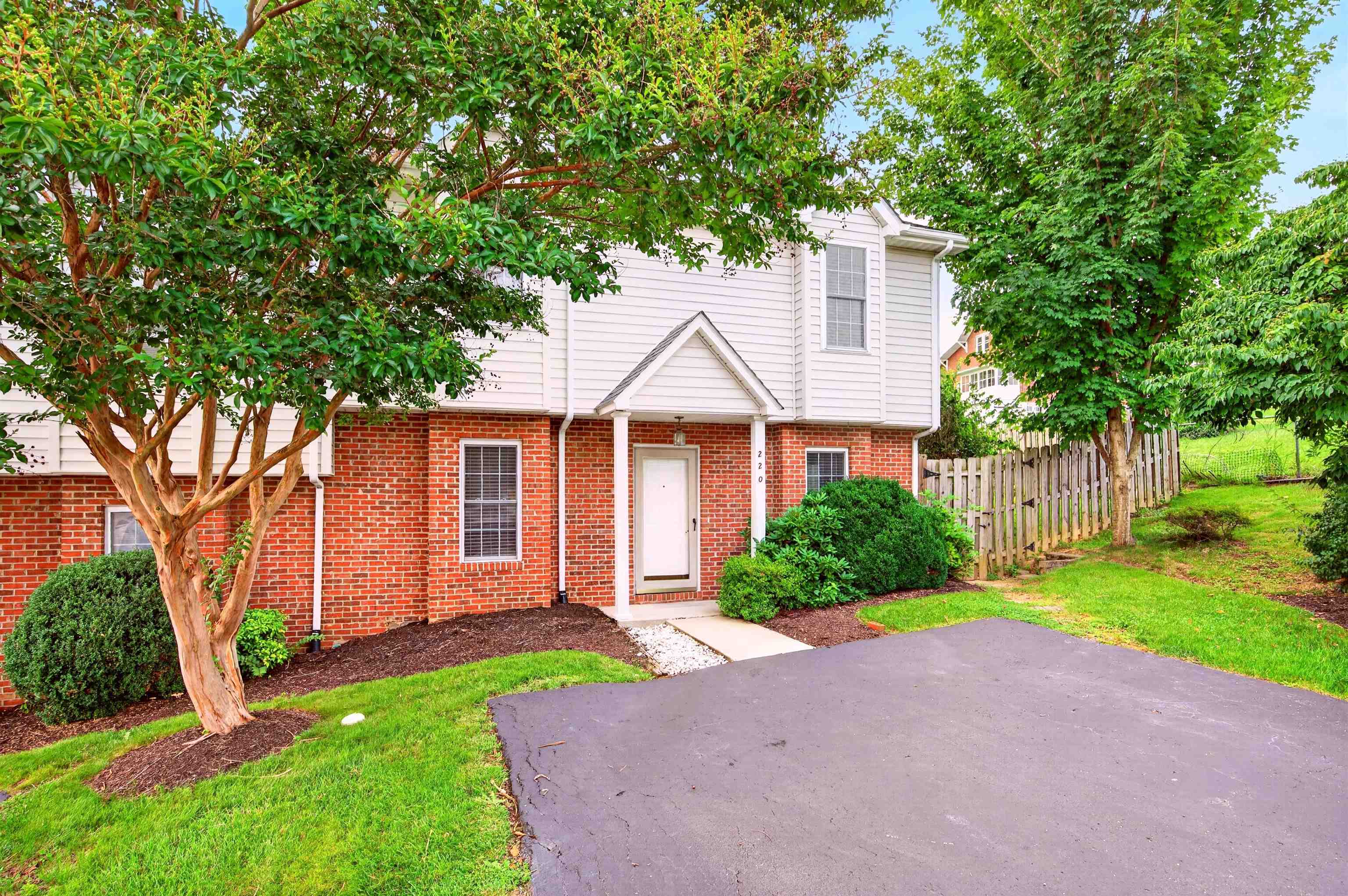 220 Darci Drive SE
