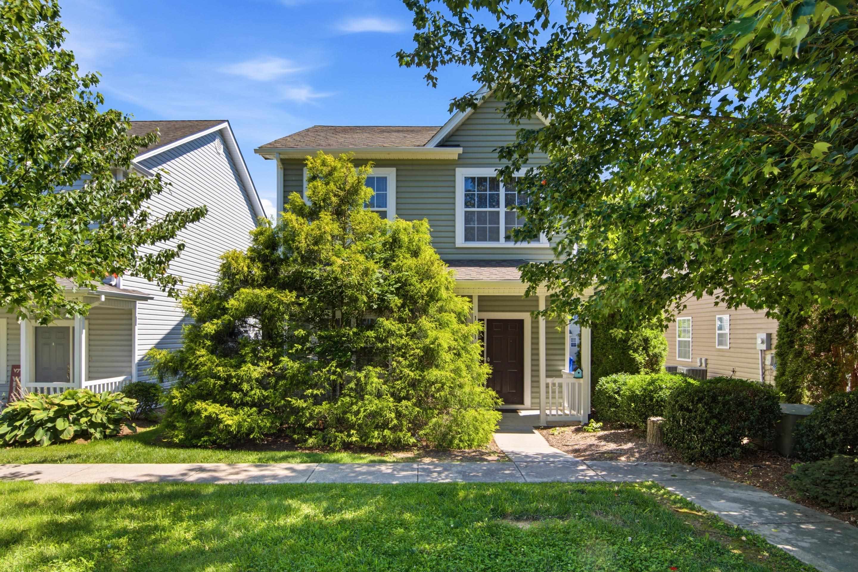 1721 Aden Lane