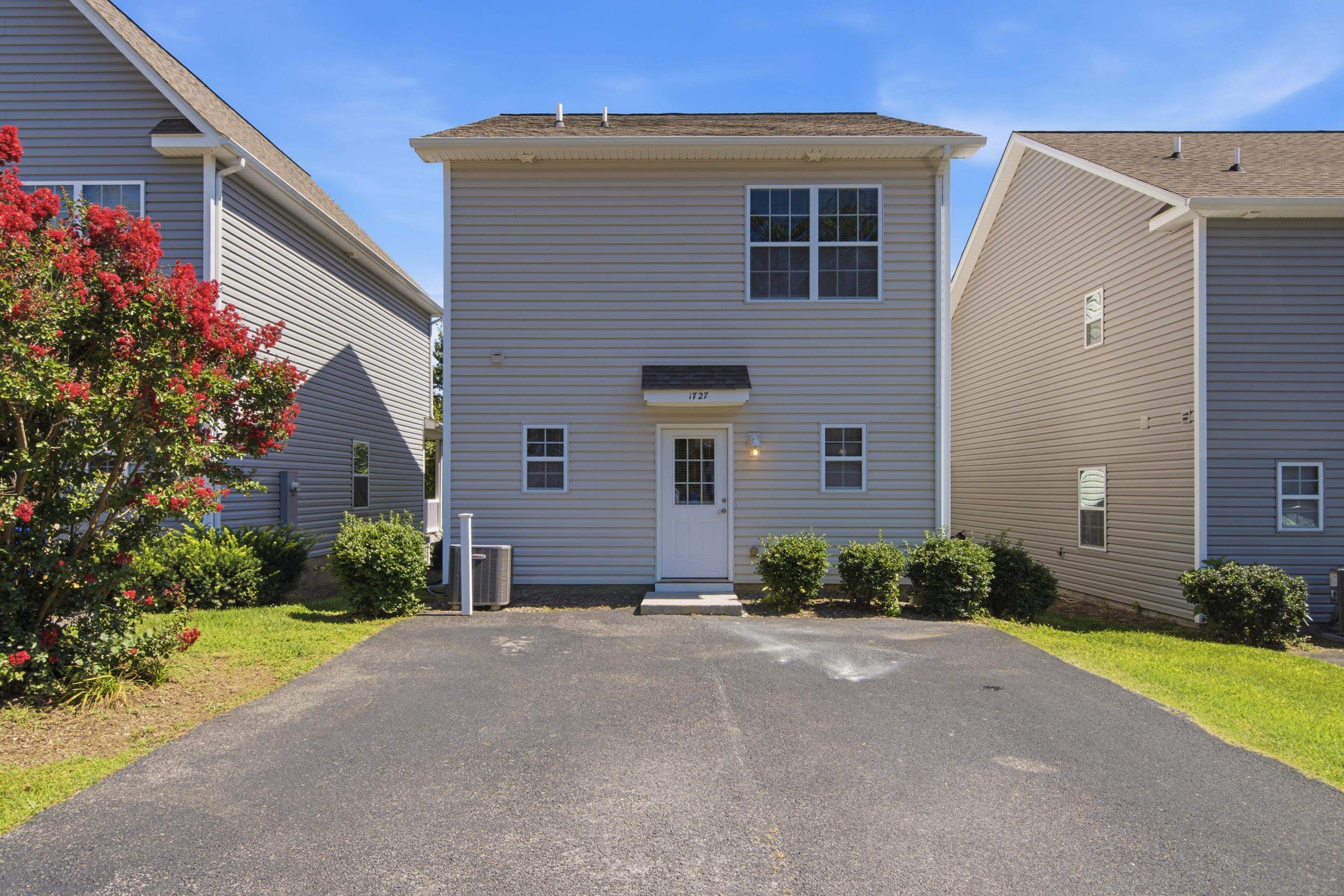 1727 Aden Lane
