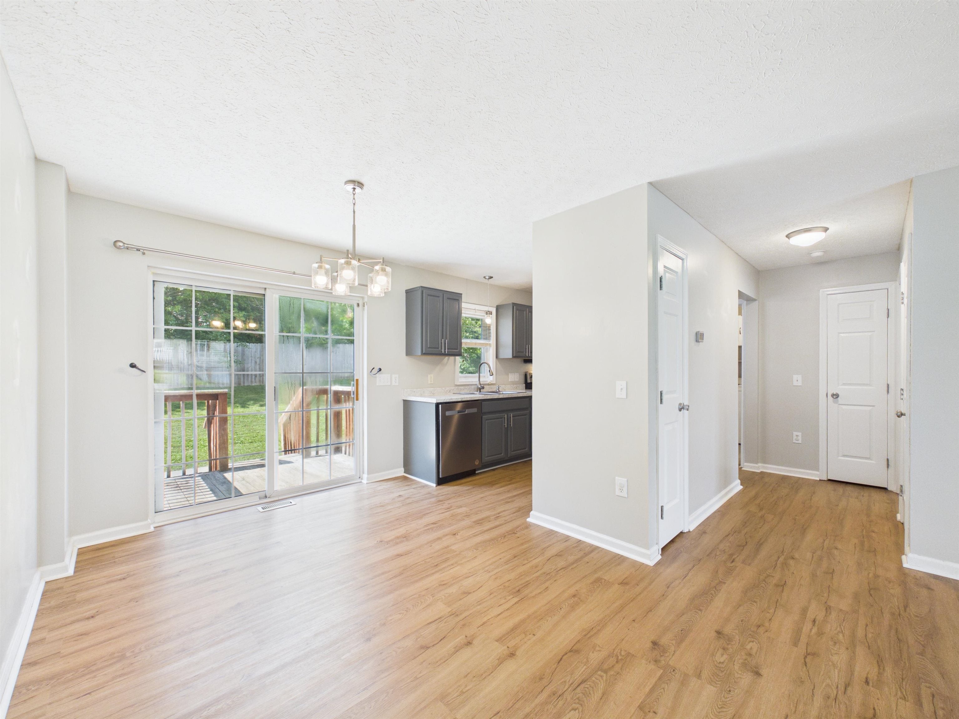 100 Cullen Court