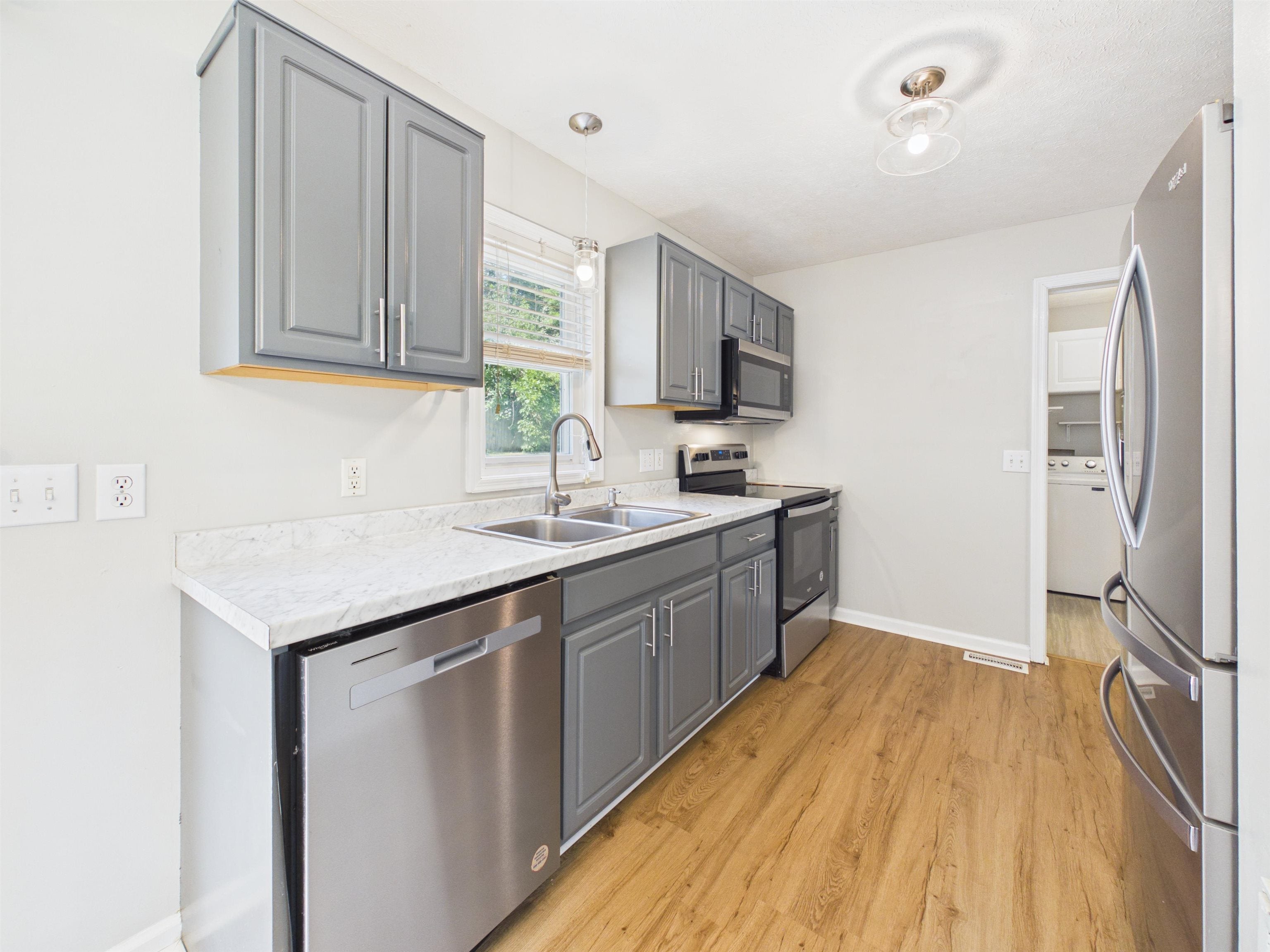 100 Cullen Court