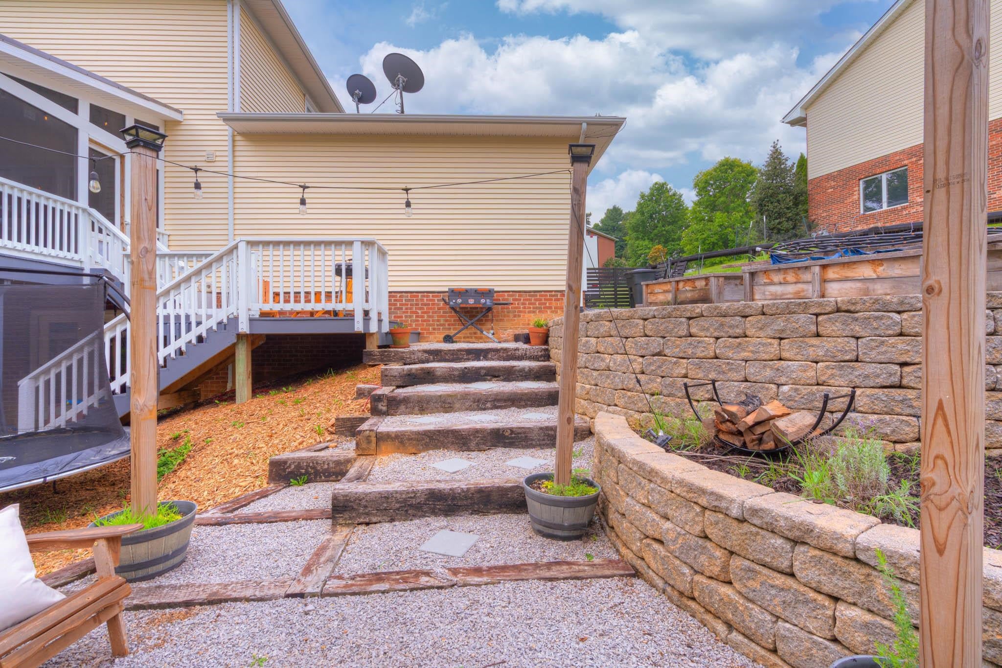 605 Leisure Lane