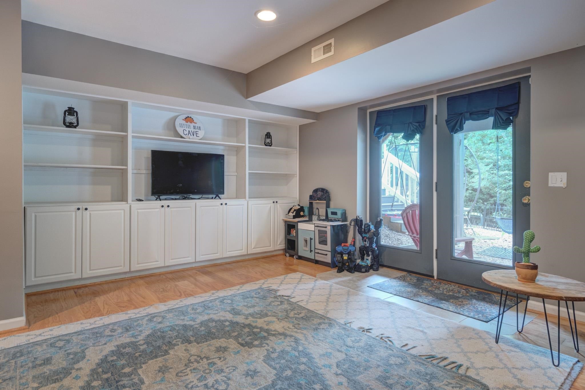 605 Leisure Lane