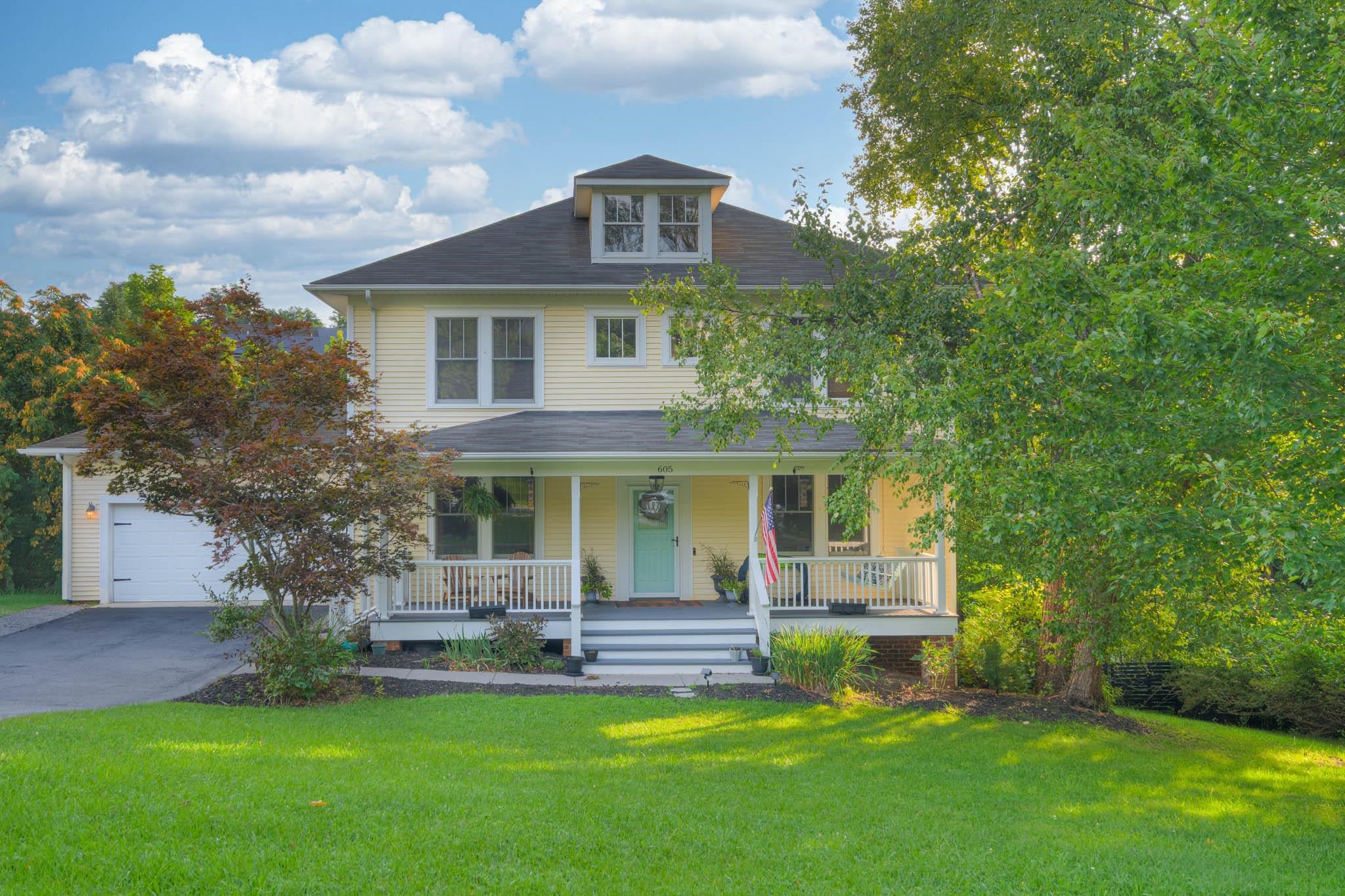 605 Leisure Lane