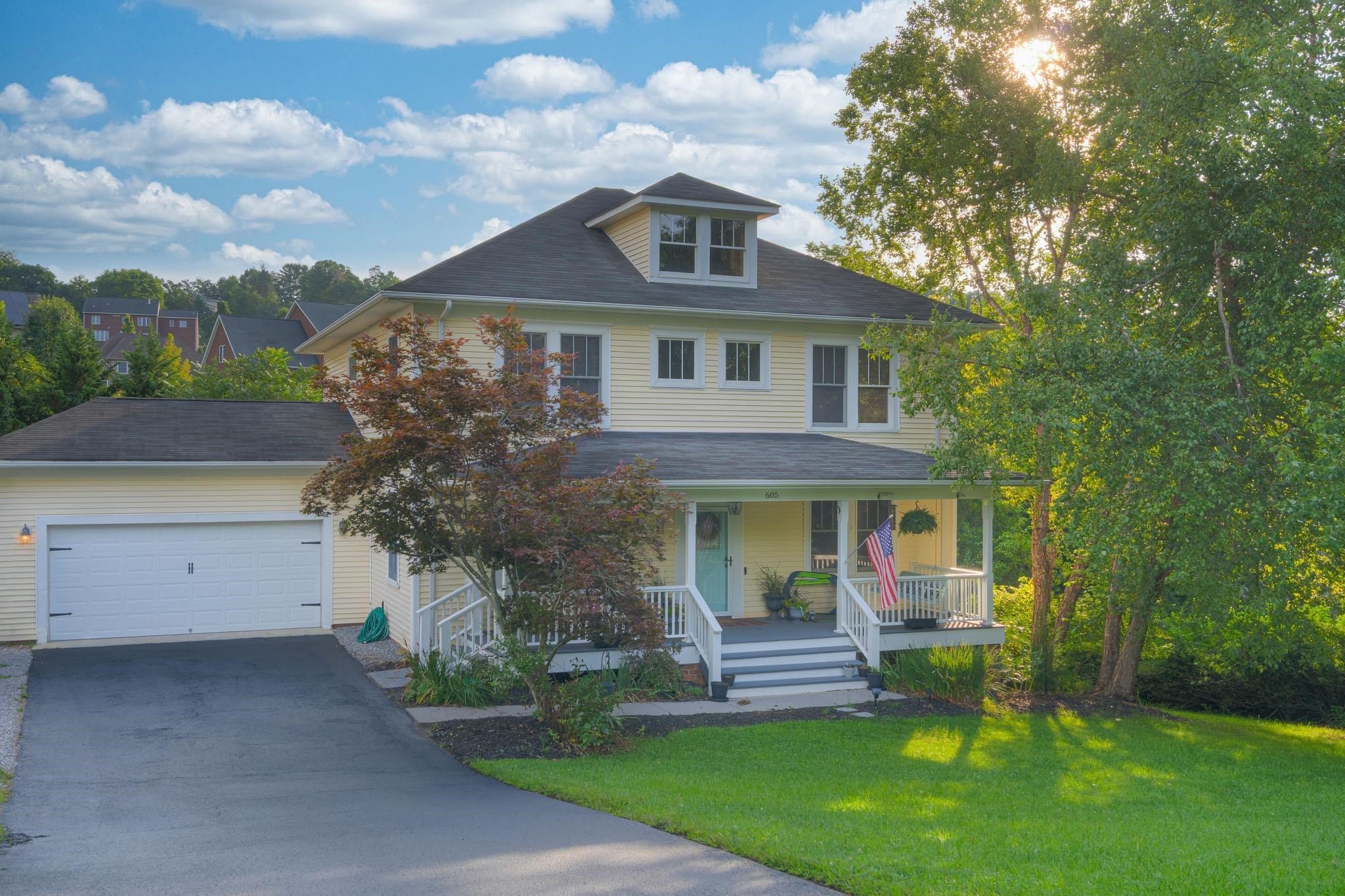 605 Leisure Lane