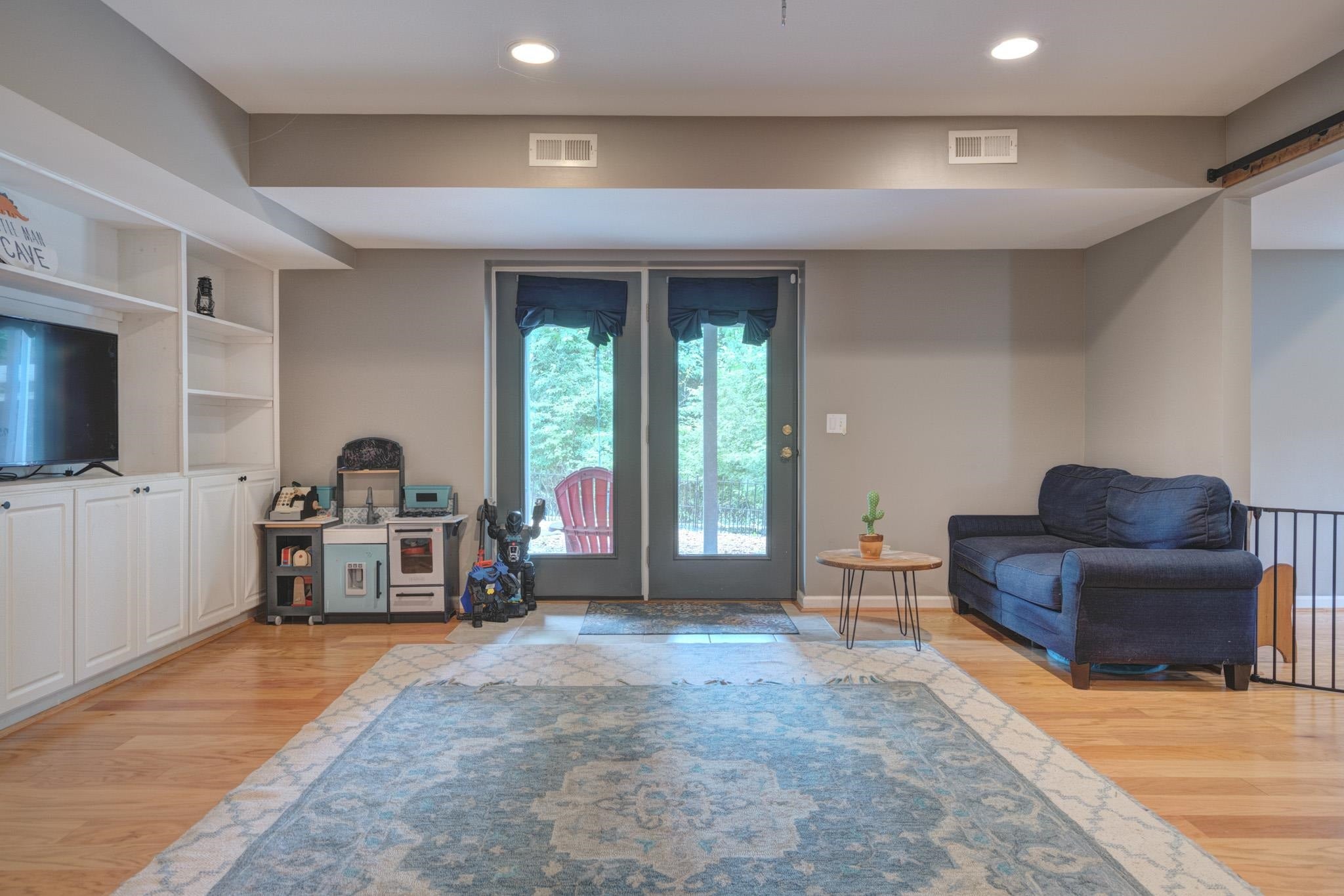 605 Leisure Lane