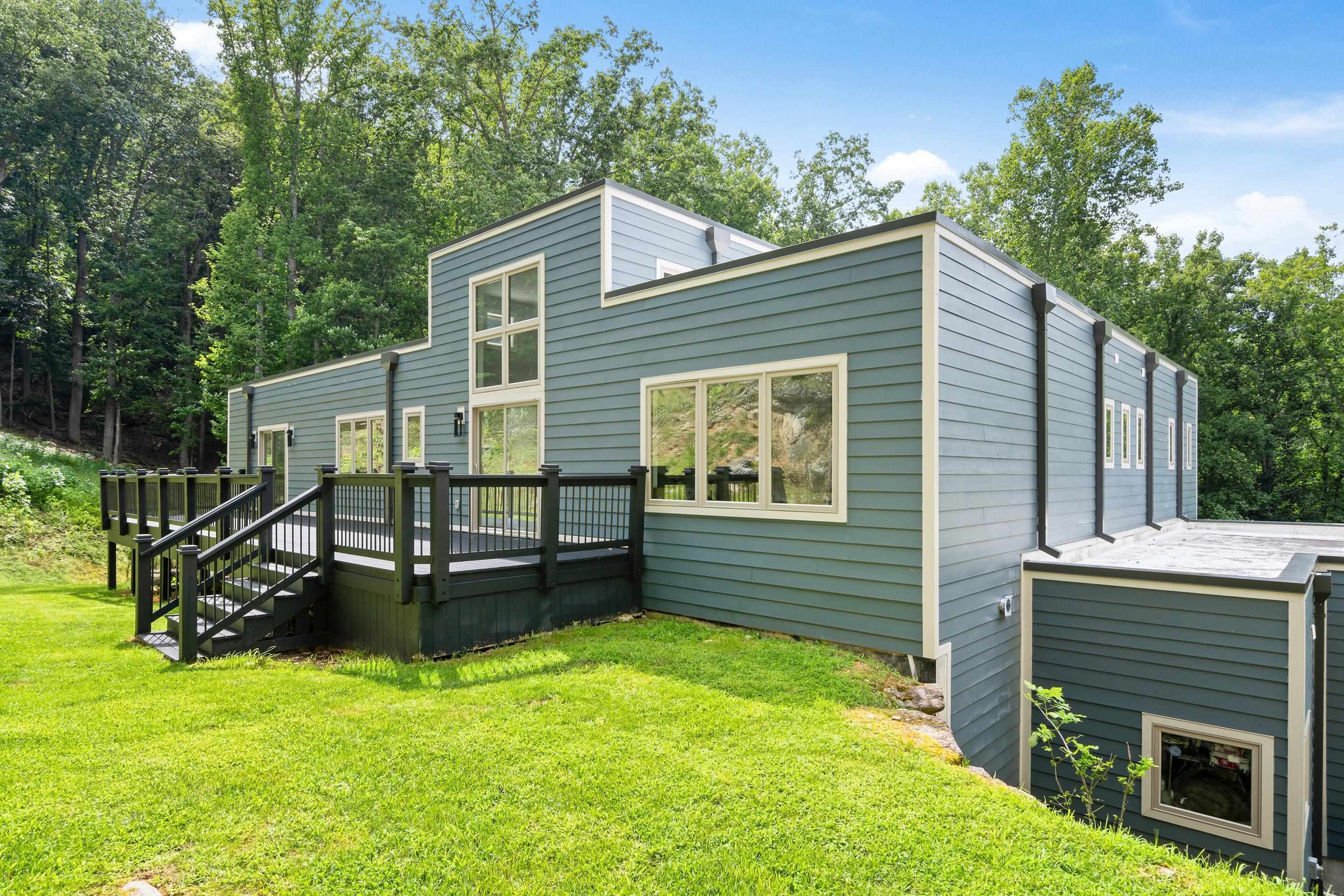 401 Deercroft Drive