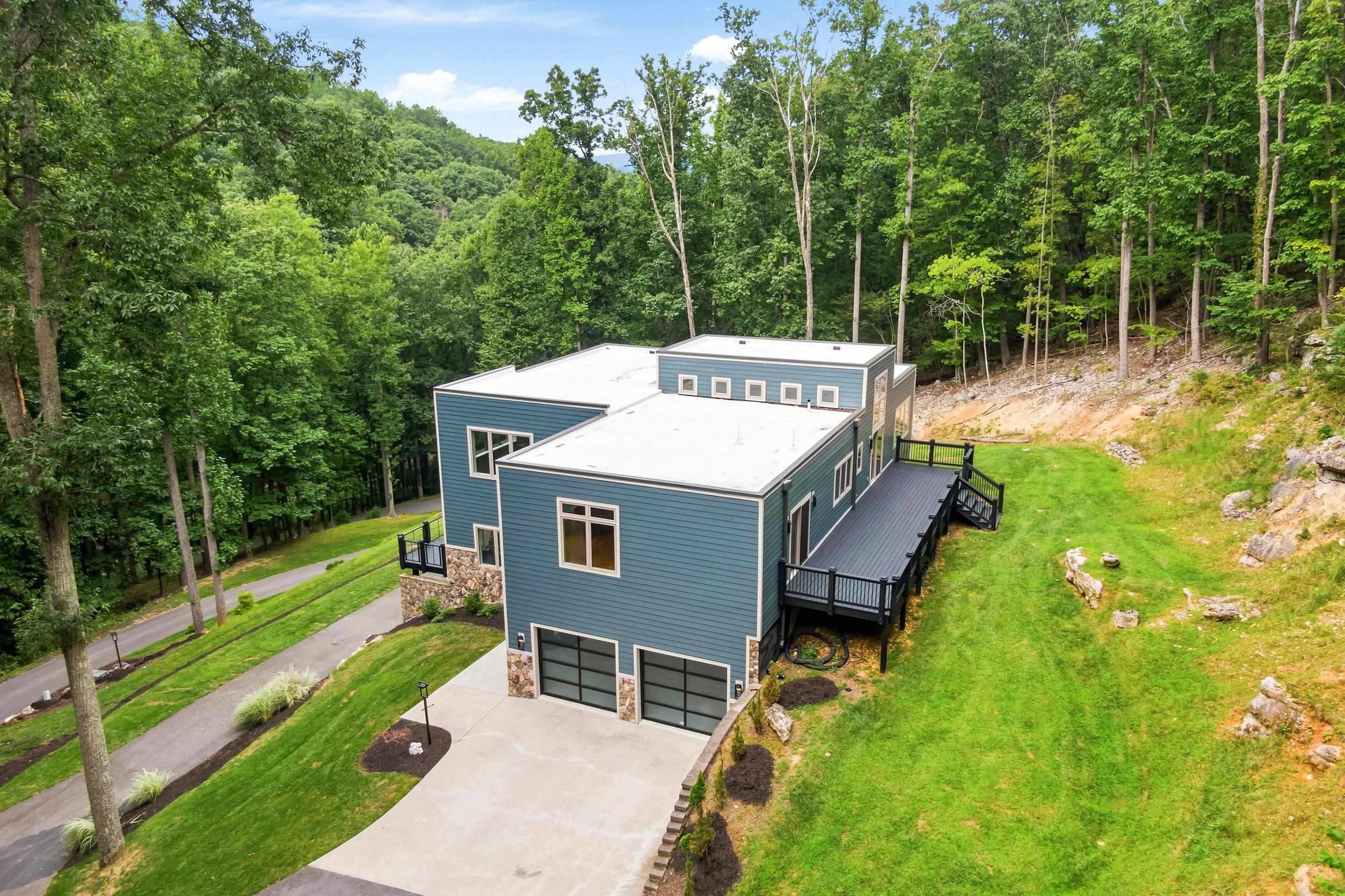 401 Deercroft Drive
