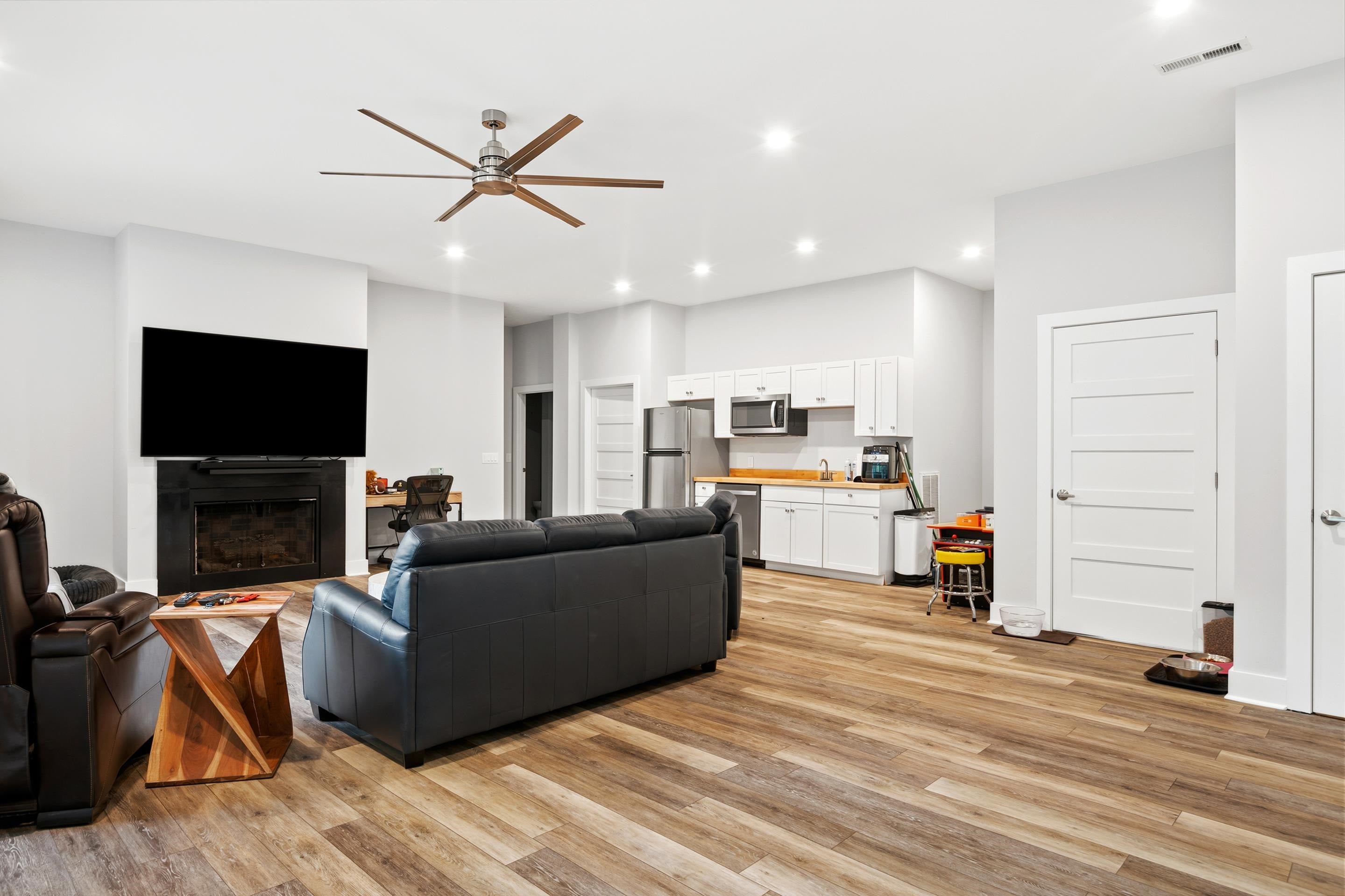 401 Deercroft Drive