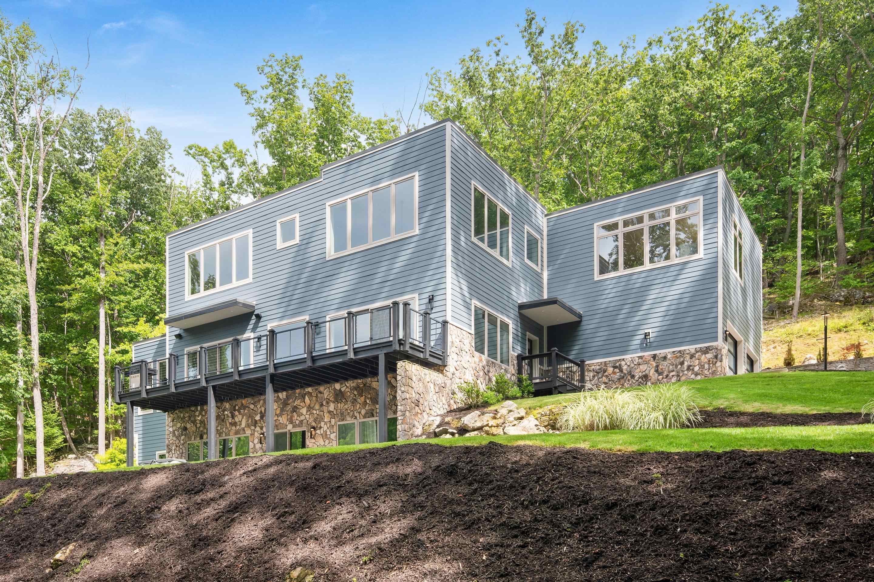 401 Deercroft Drive