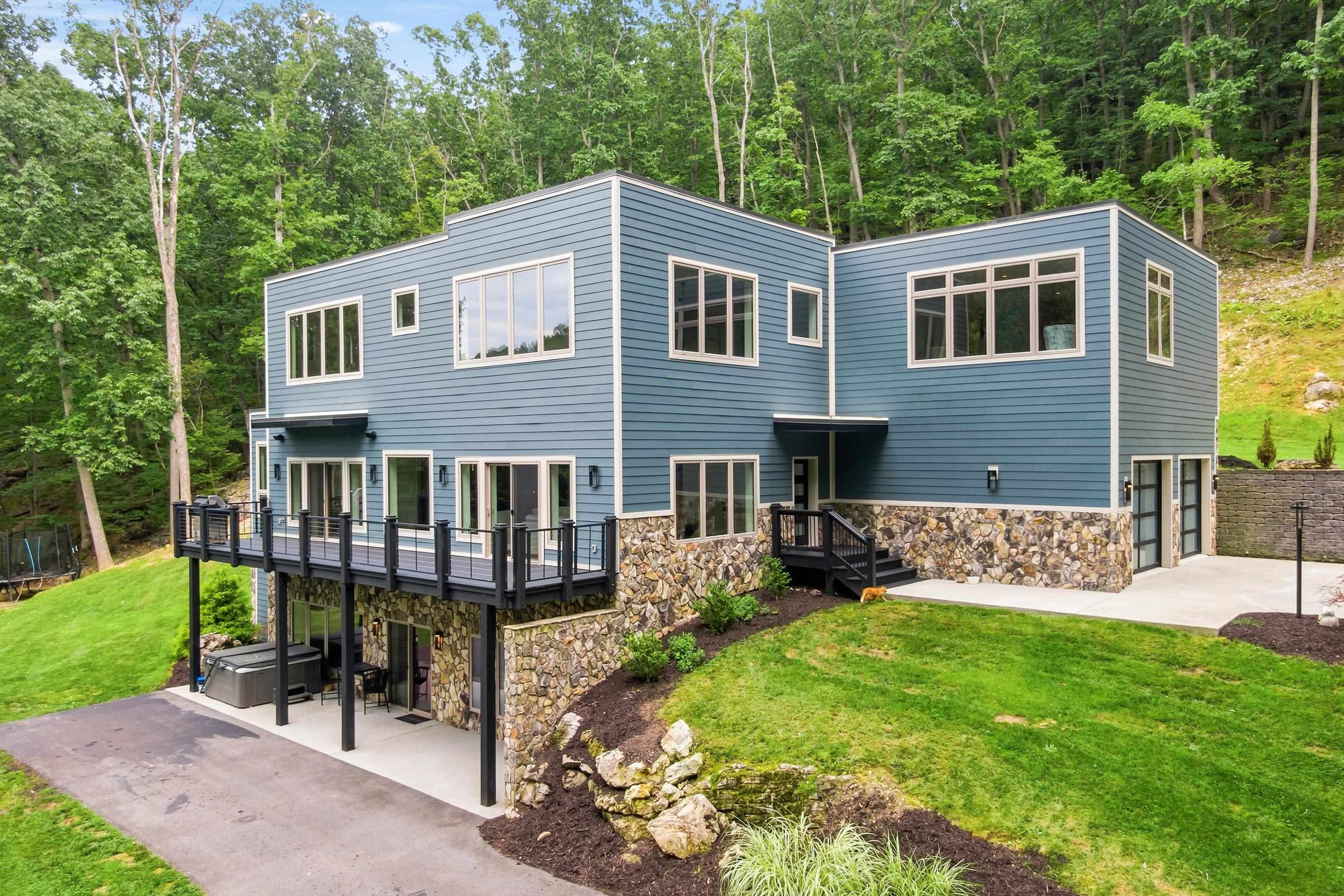 401 Deercroft Drive