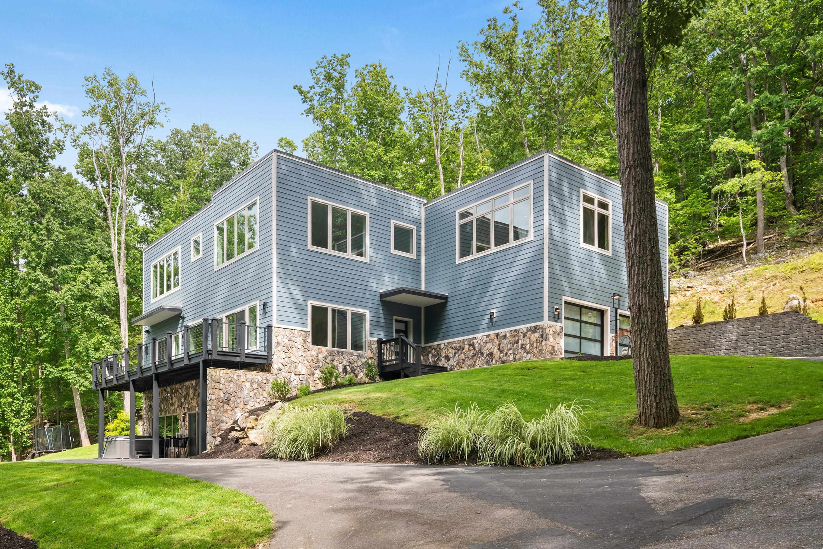 401 Deercroft Drive