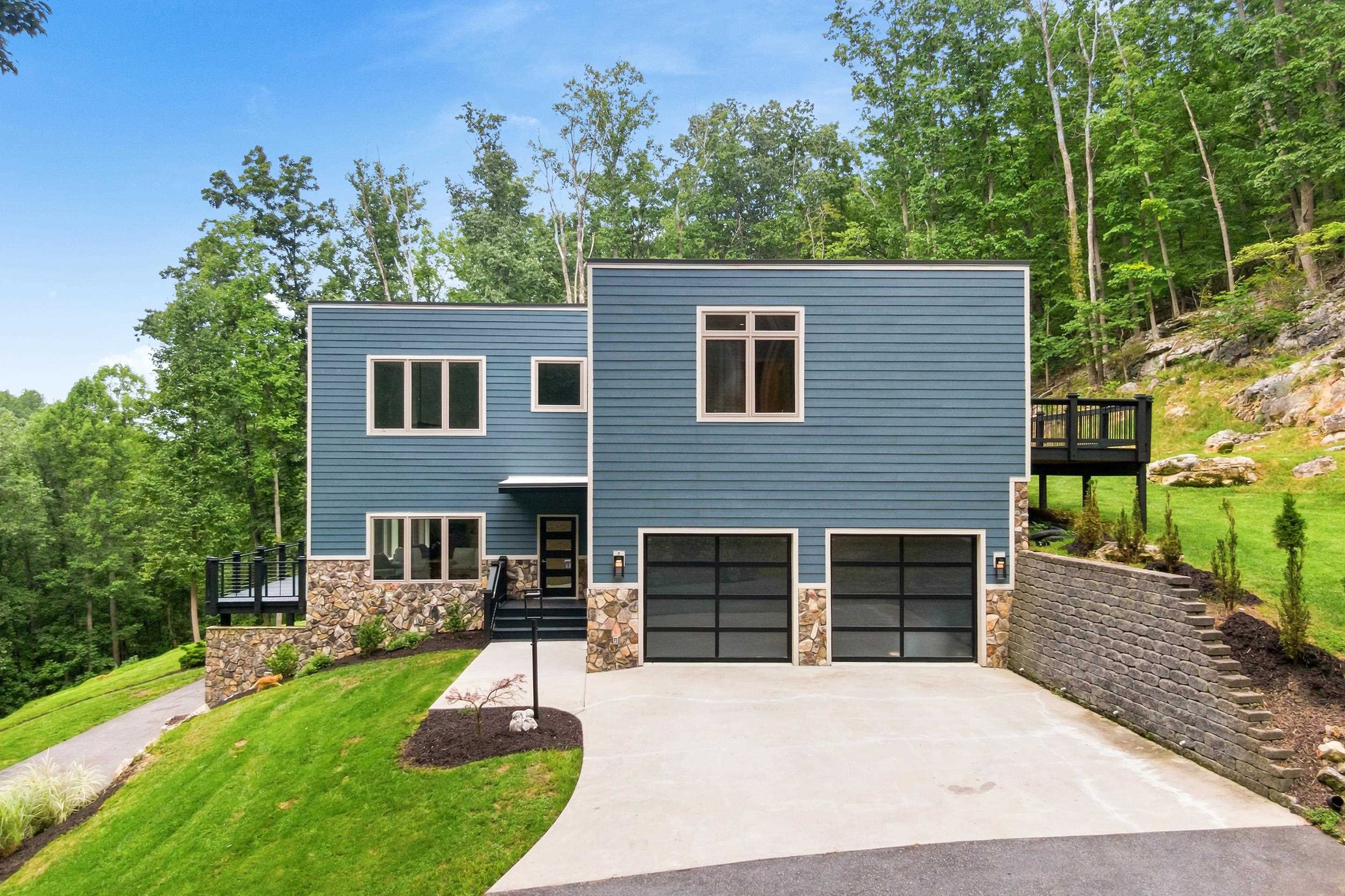 401 Deercroft Drive