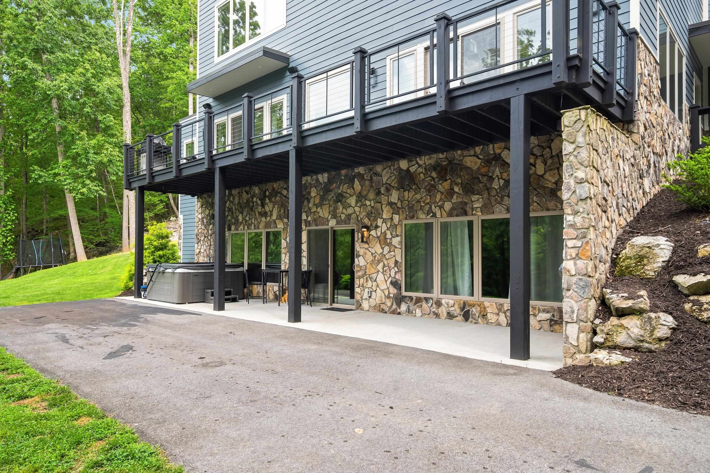 401 Deercroft Drive
