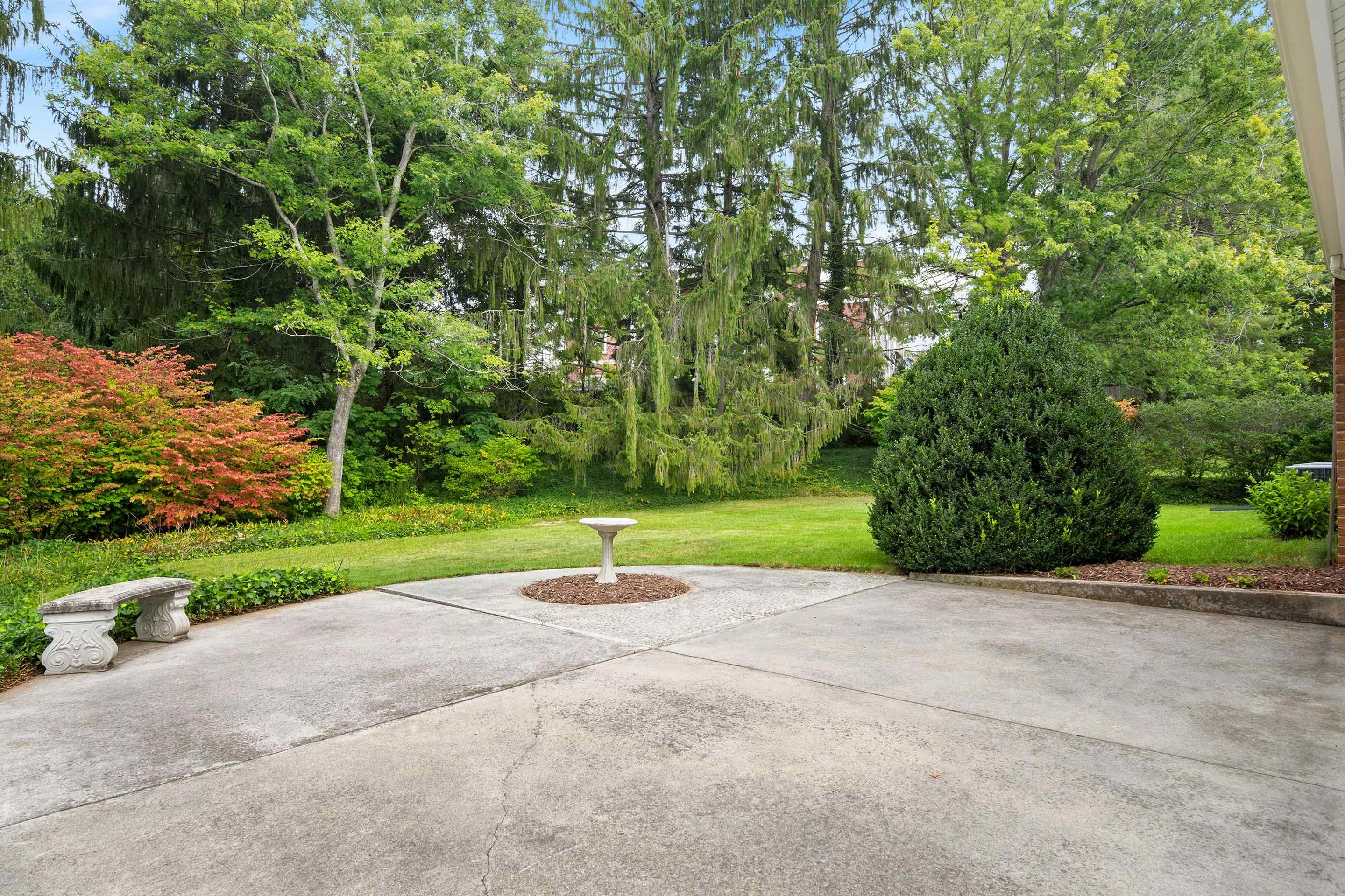 412 STONEGATE Drive