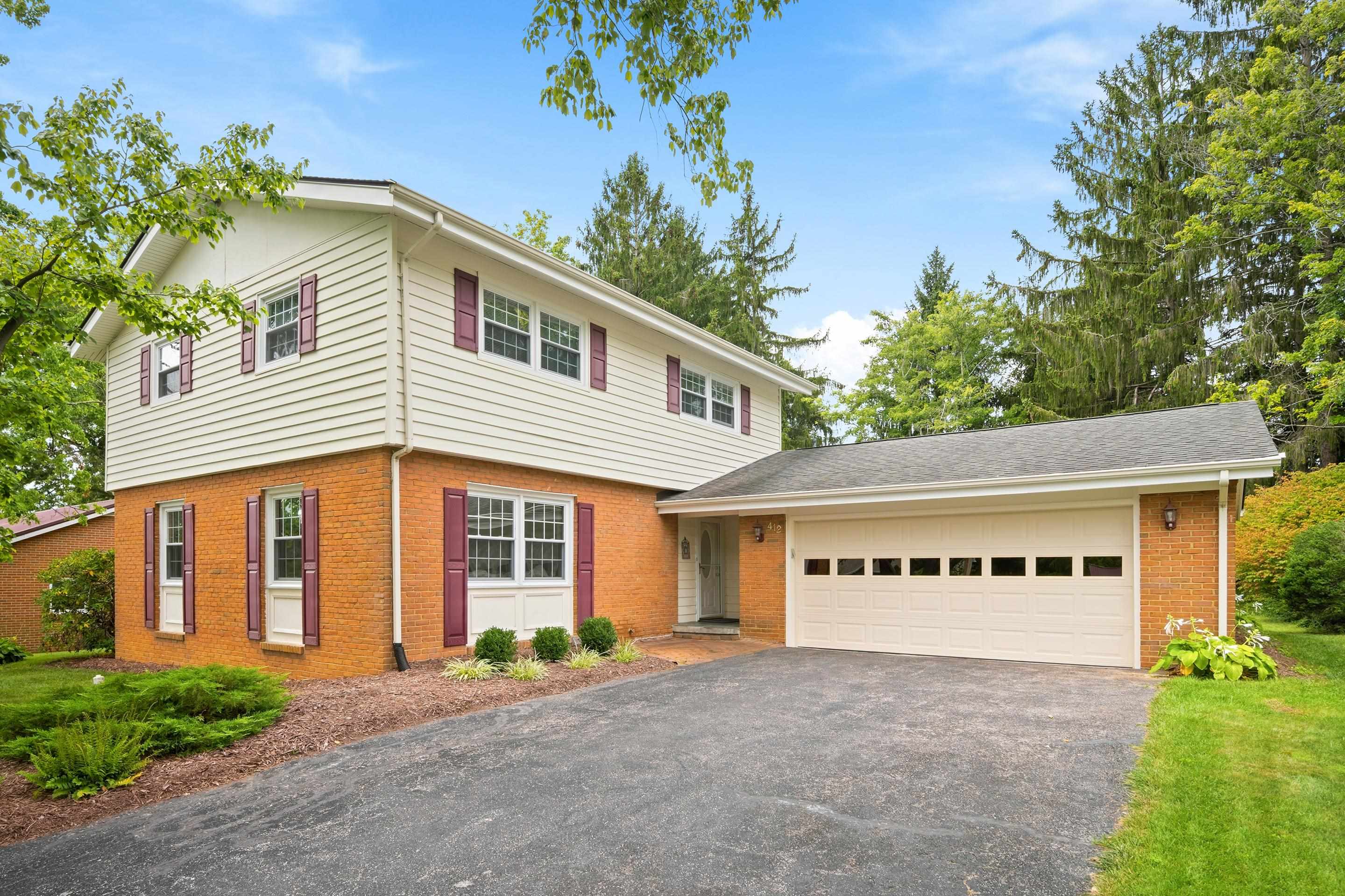 412 STONEGATE Drive