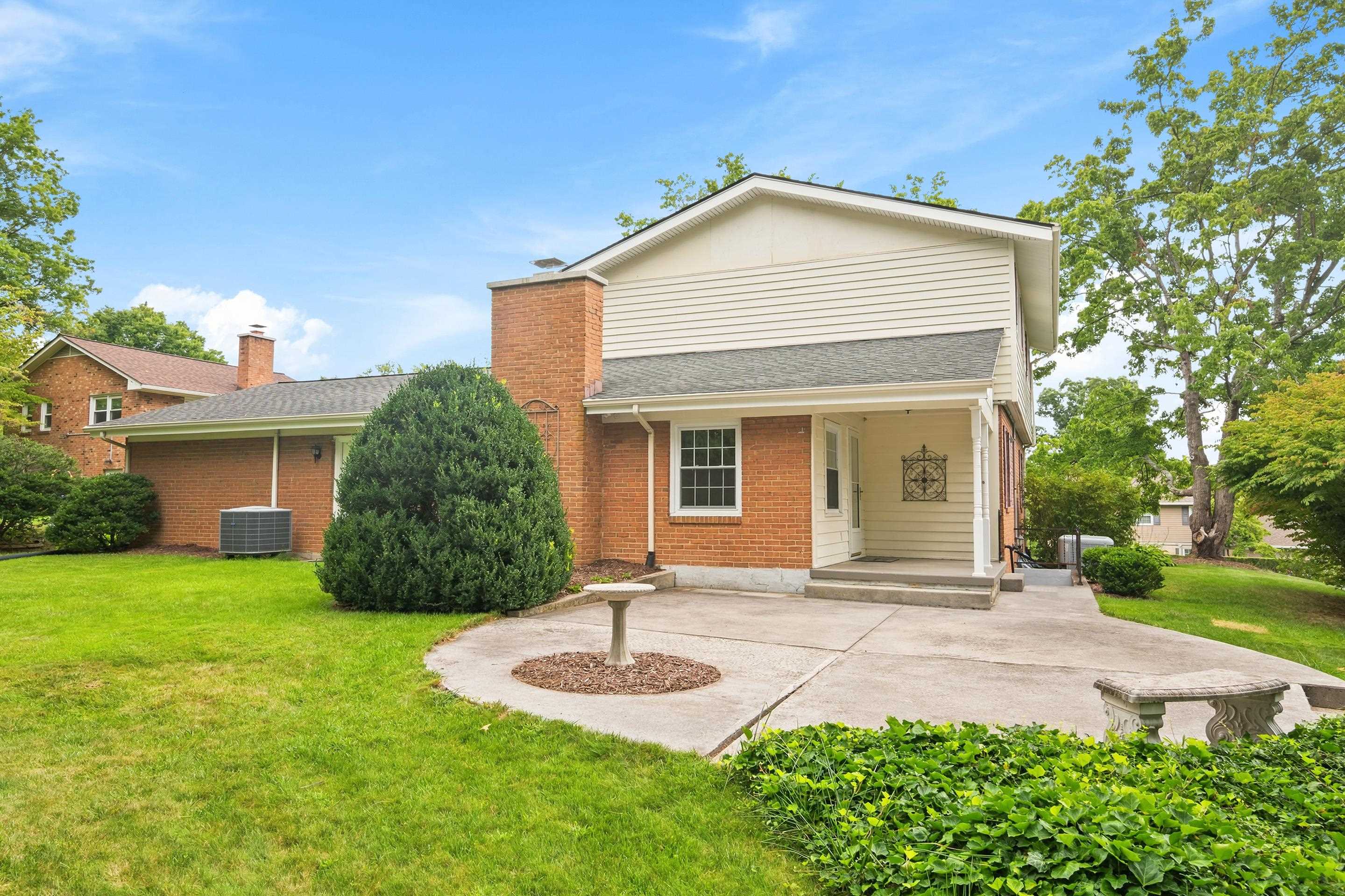 412 STONEGATE Drive