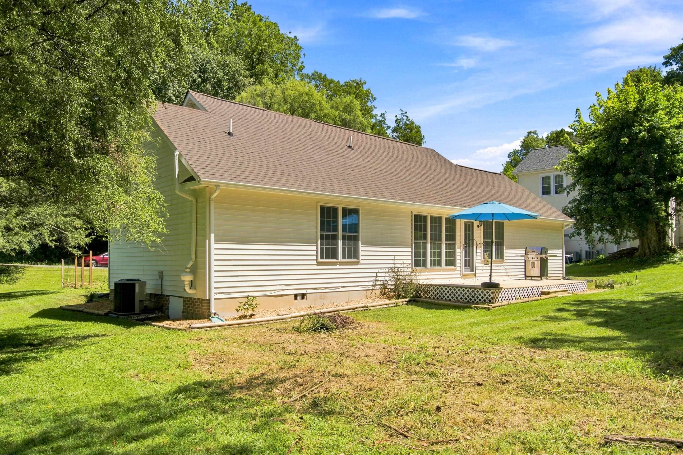207 Staples Street