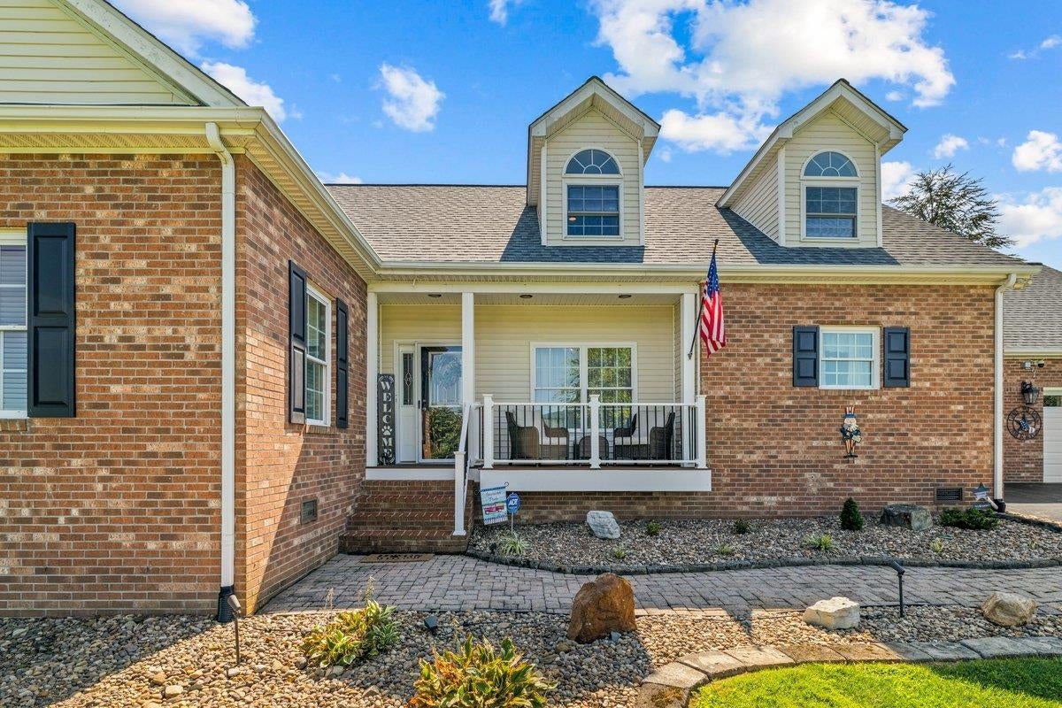 2713 FAIRWAY Drive