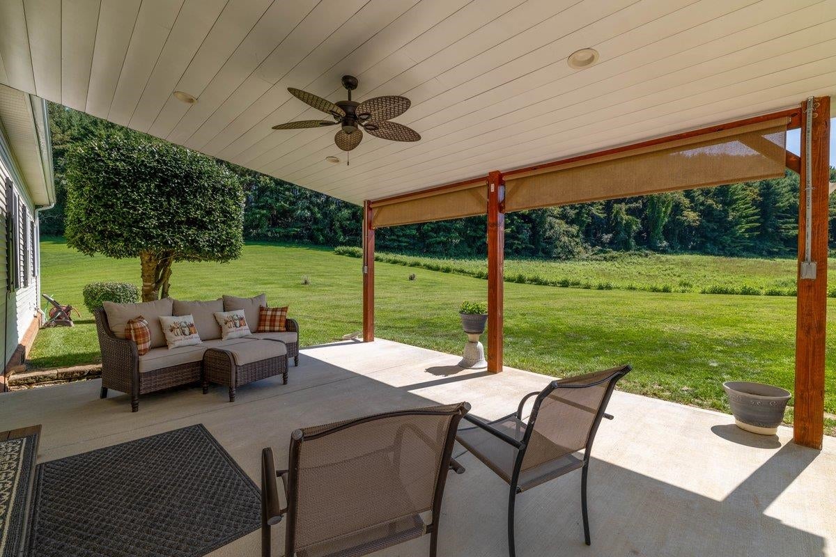 2713 FAIRWAY Drive