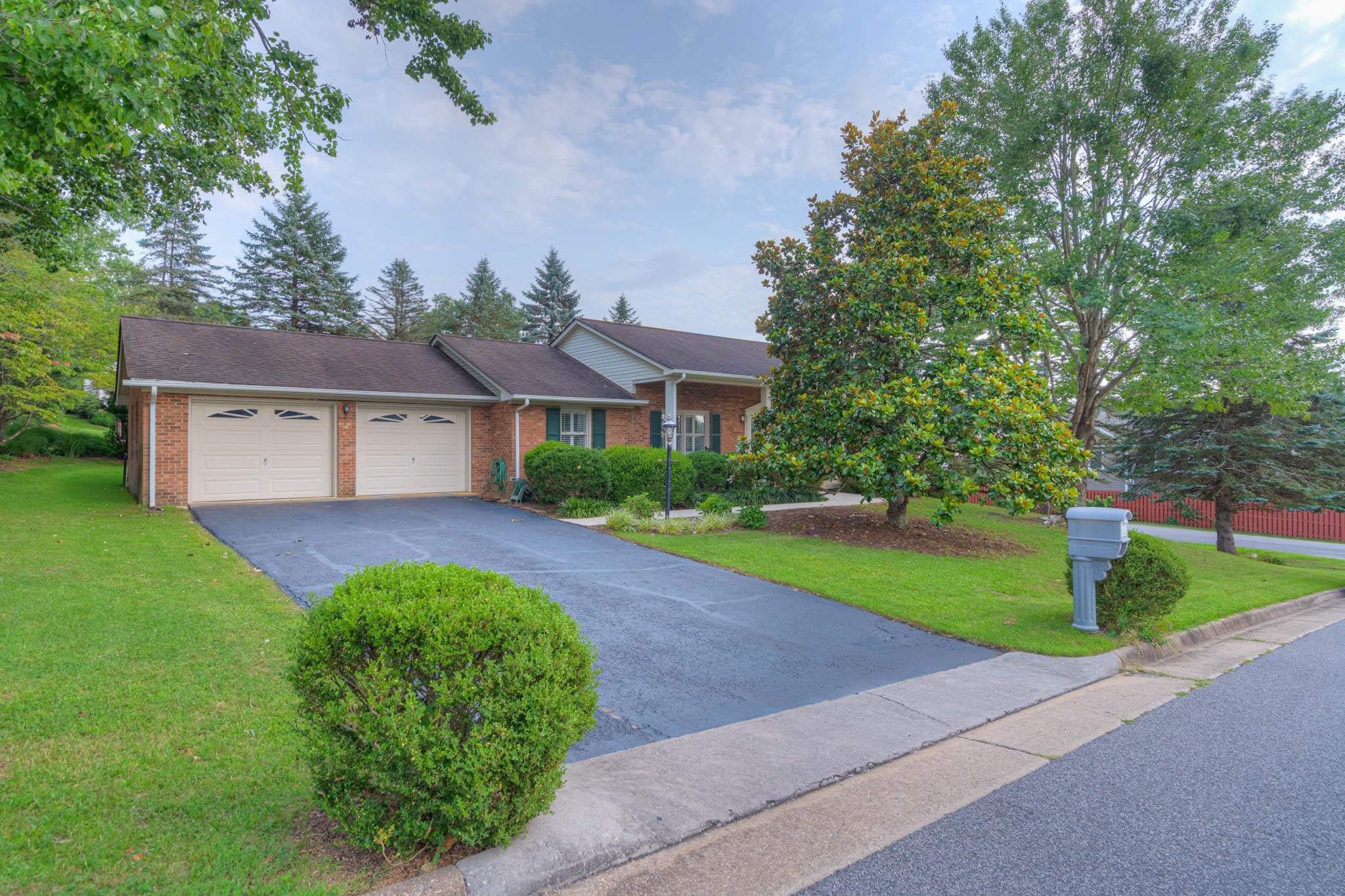 1000 BOBWHITE Drive