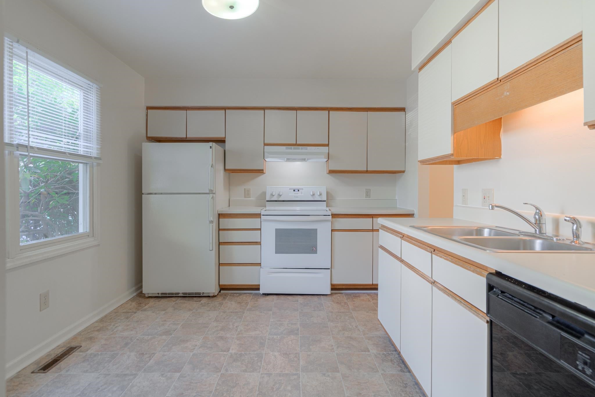 2524 Ridge Road