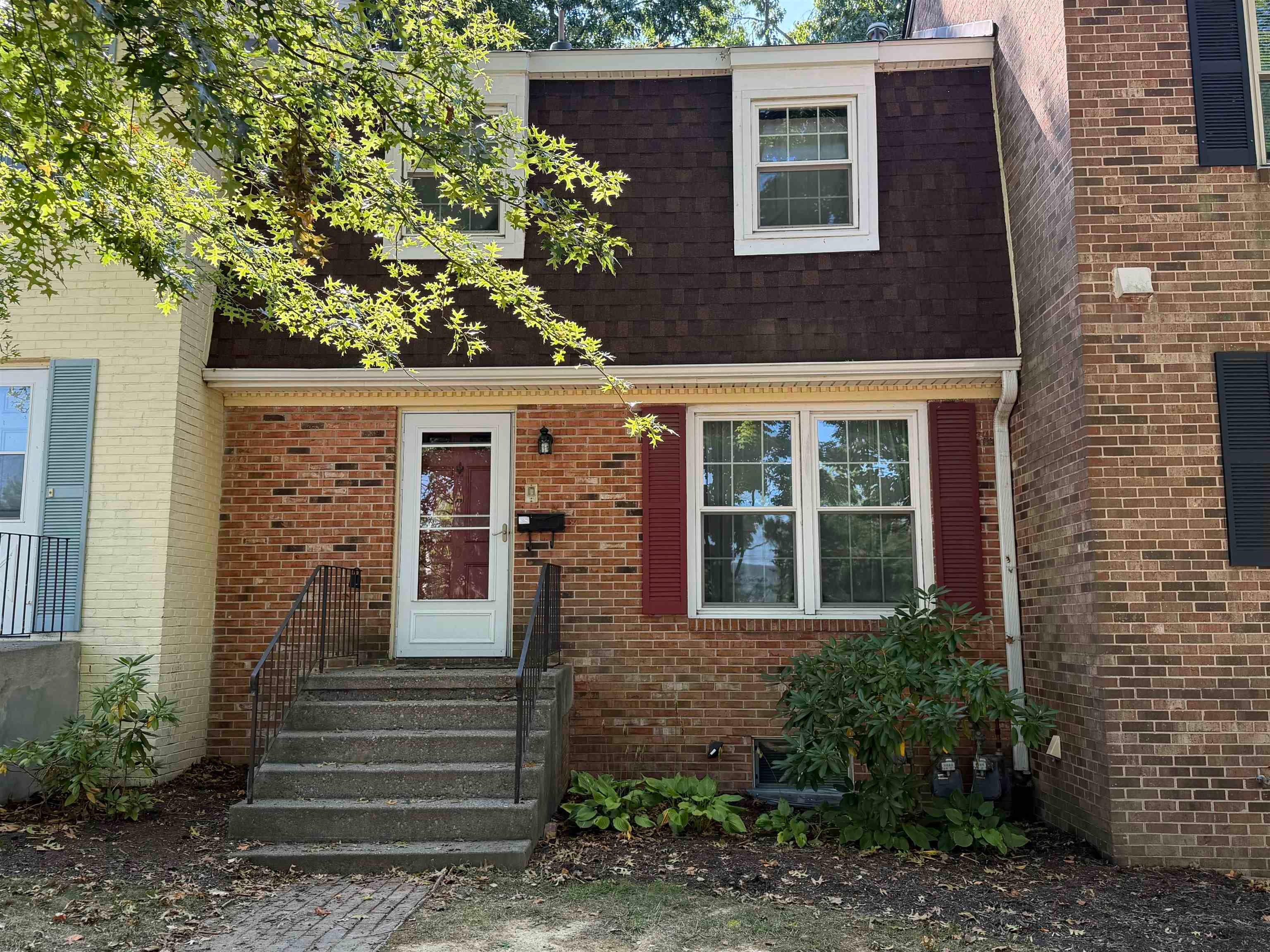 104 Canterbury Court