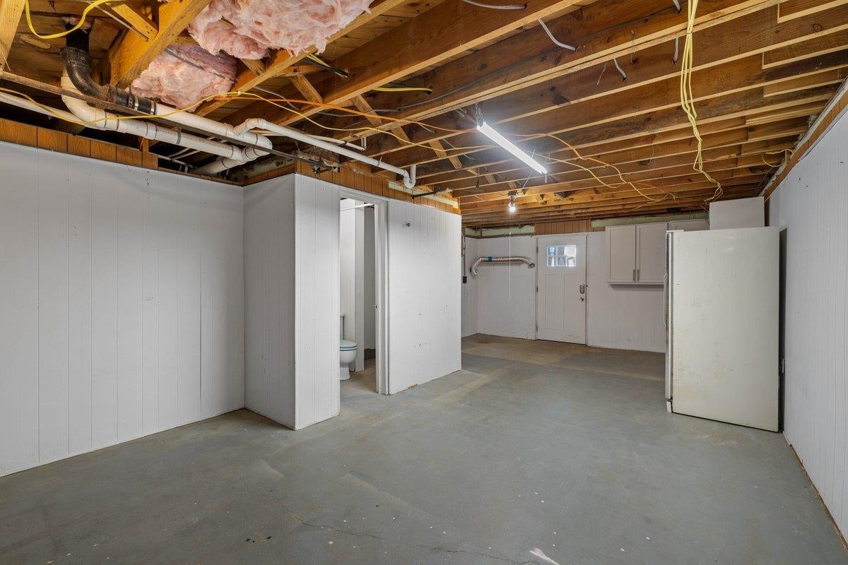 905 OAK Drive