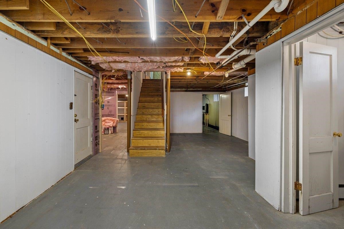 905 OAK Drive