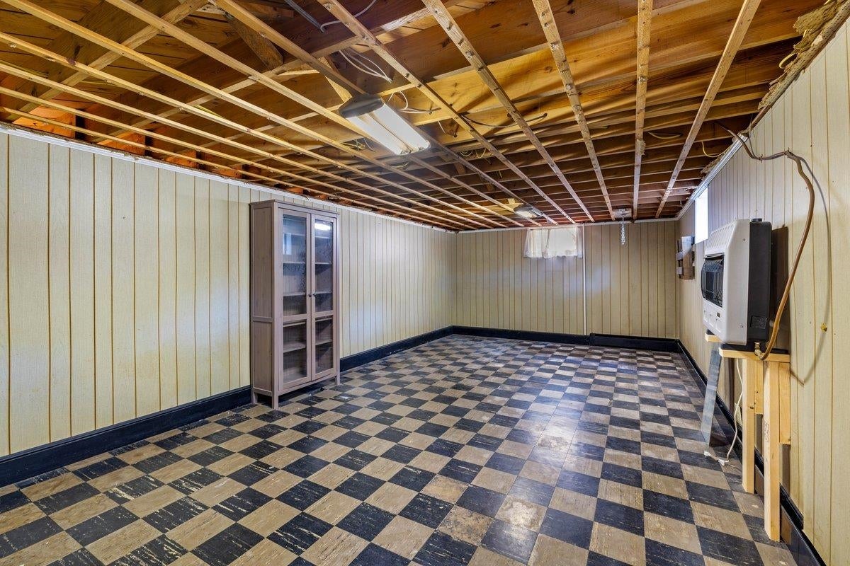 905 OAK Drive