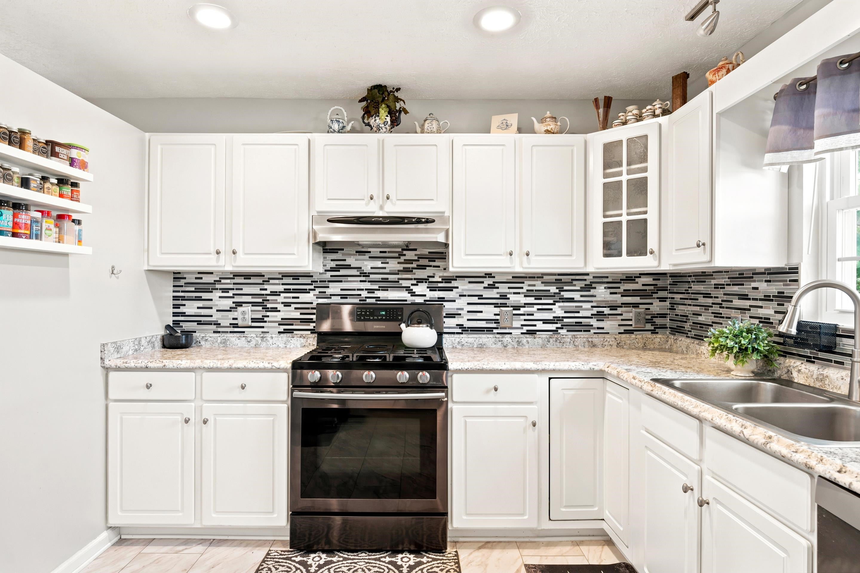 175 Darci Drive SE