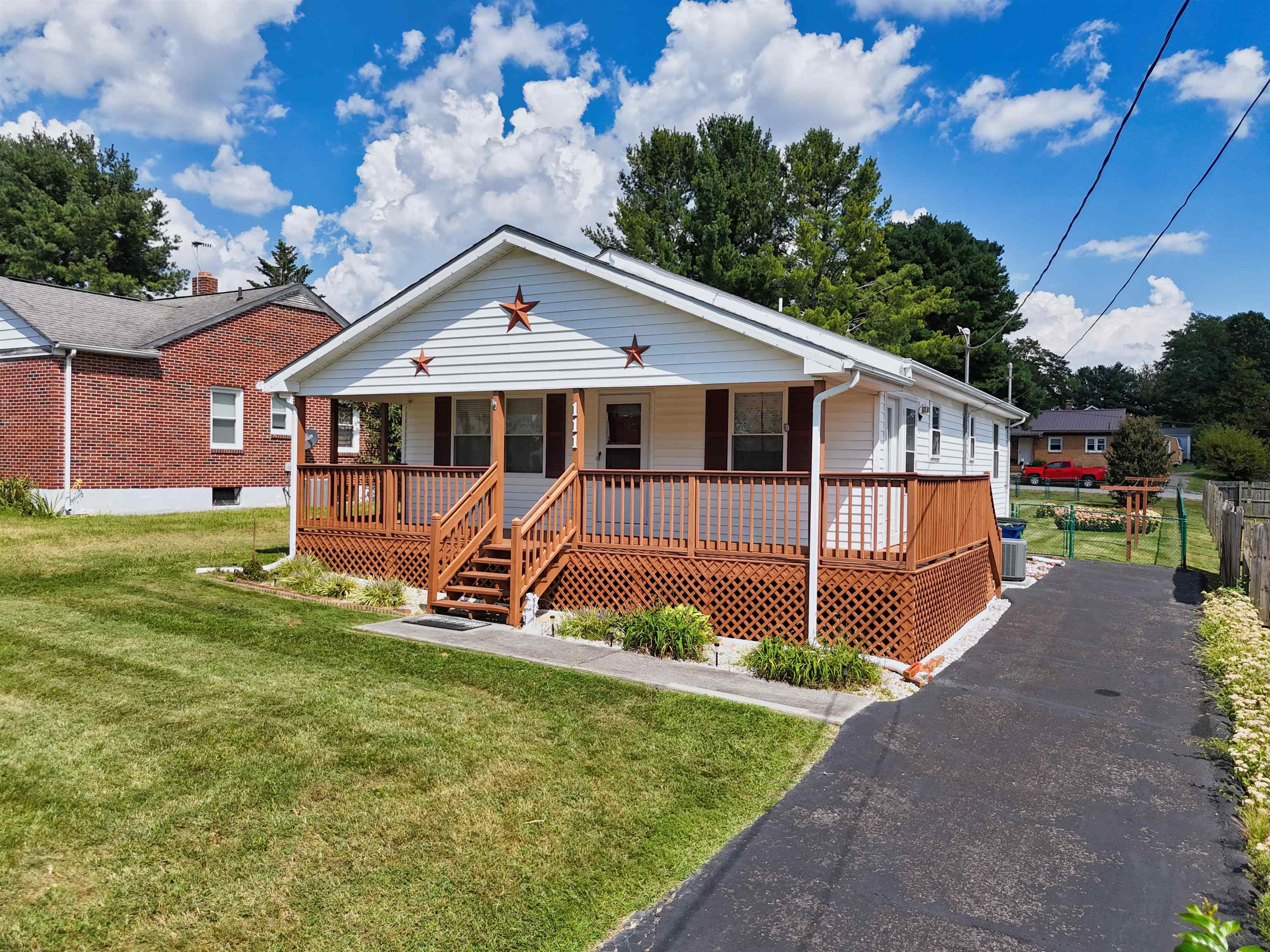 111 HAGAN Street NE