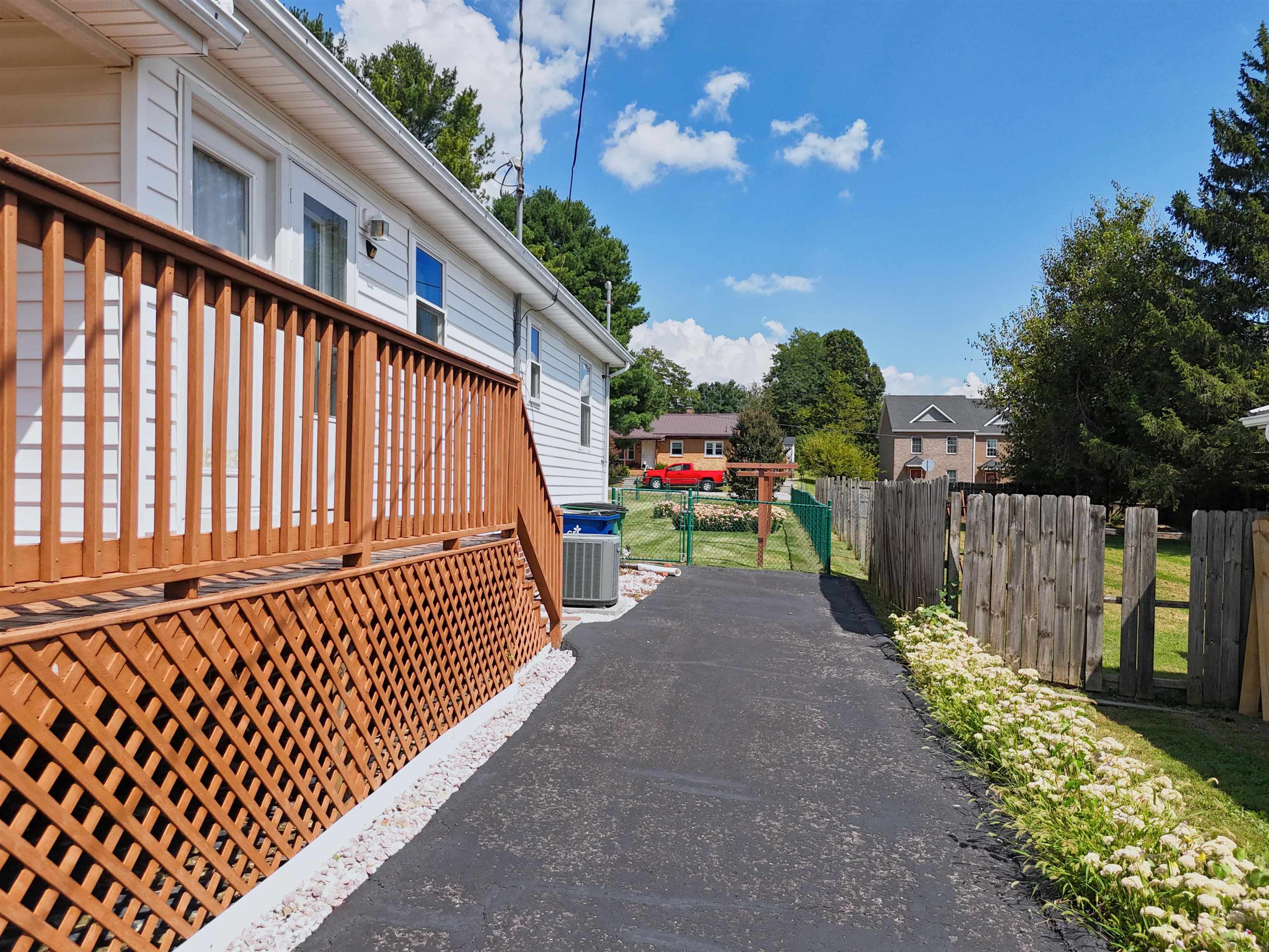 111 HAGAN Street NE