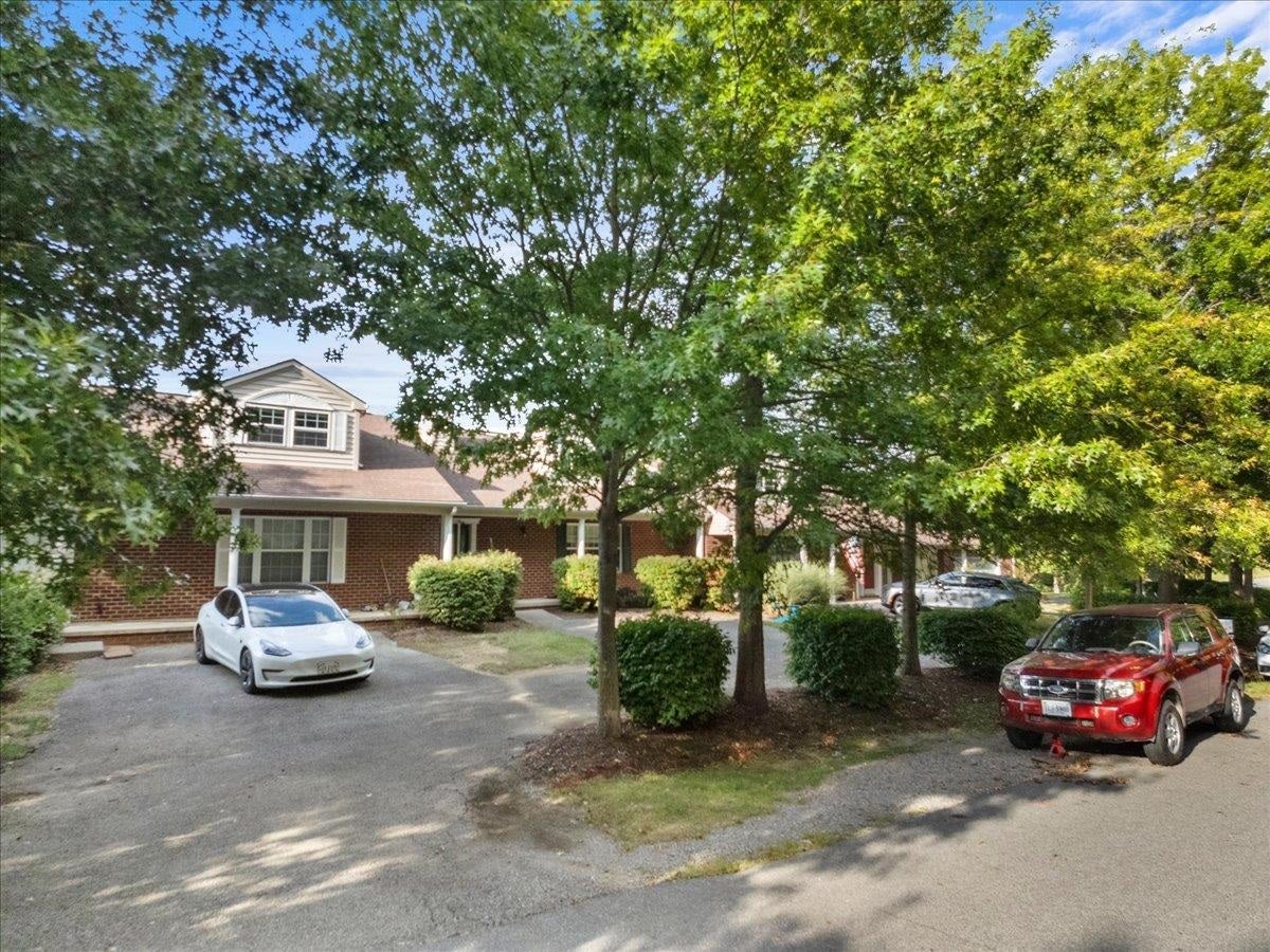 205 TALL OAK Boulevard