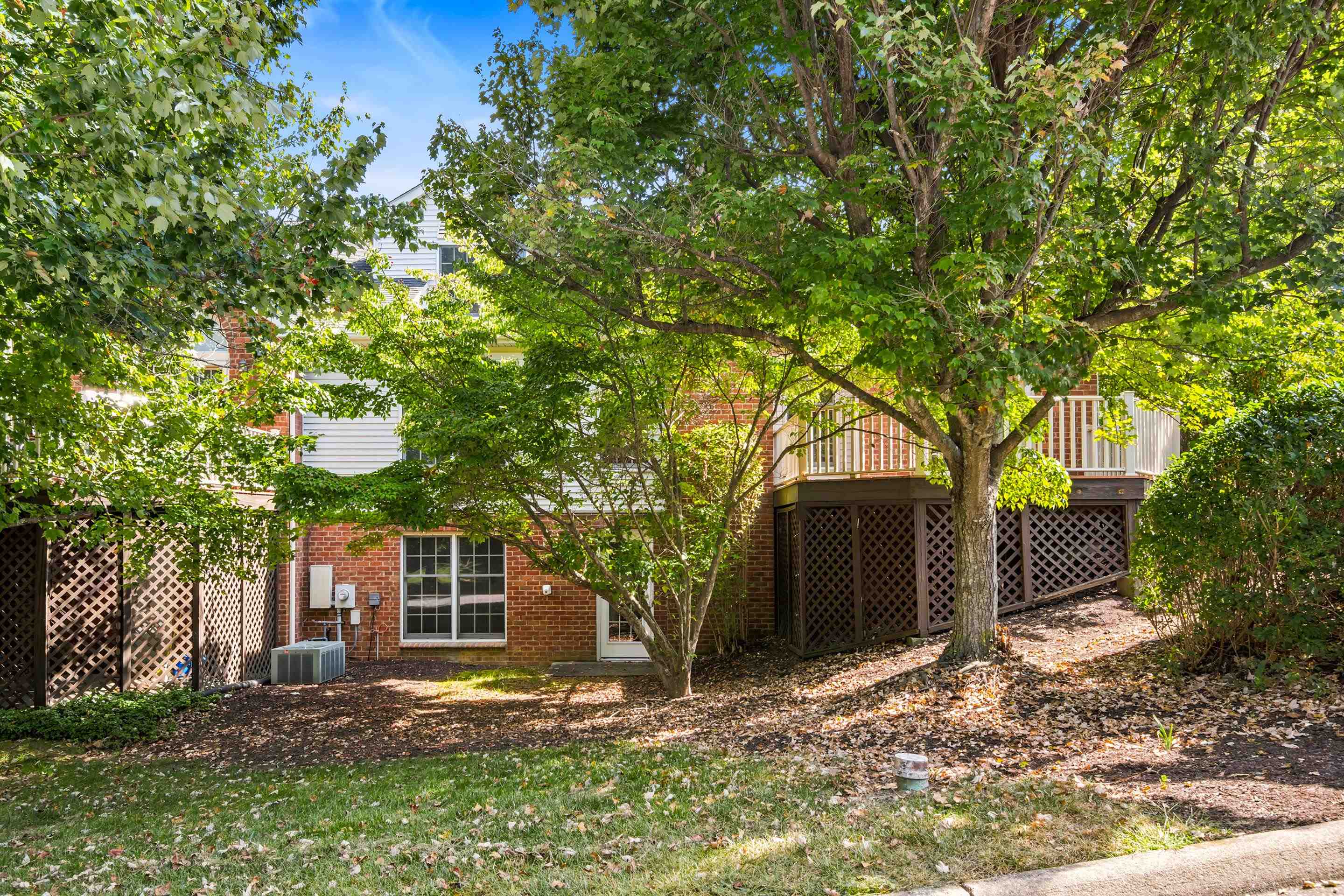 1018 Oak Pointe Court