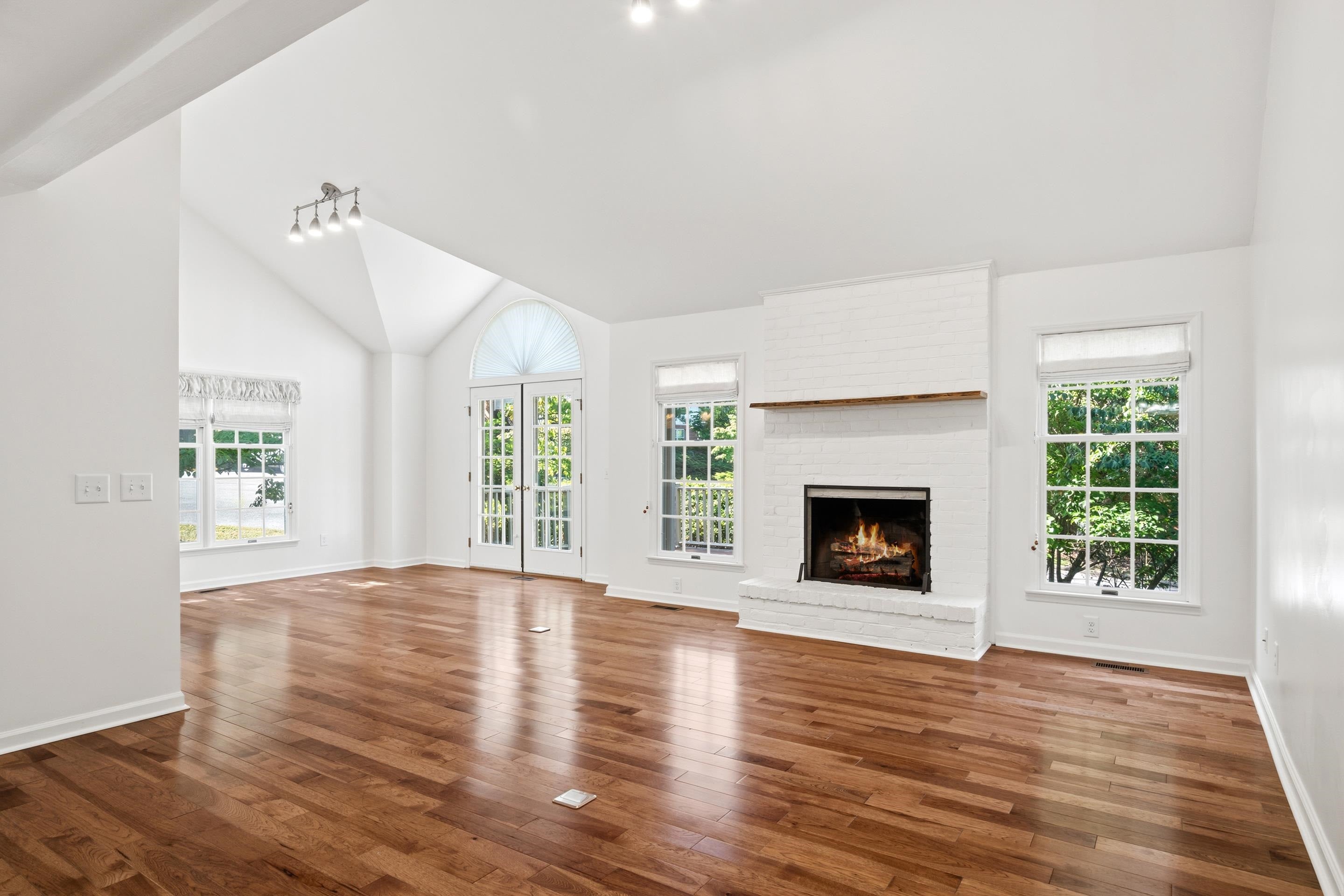 1018 Oak Pointe Court
