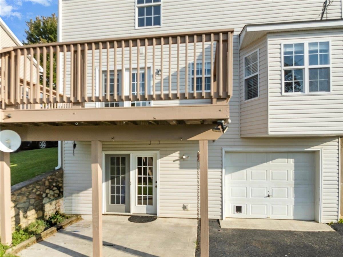 305 Sequoia Circle