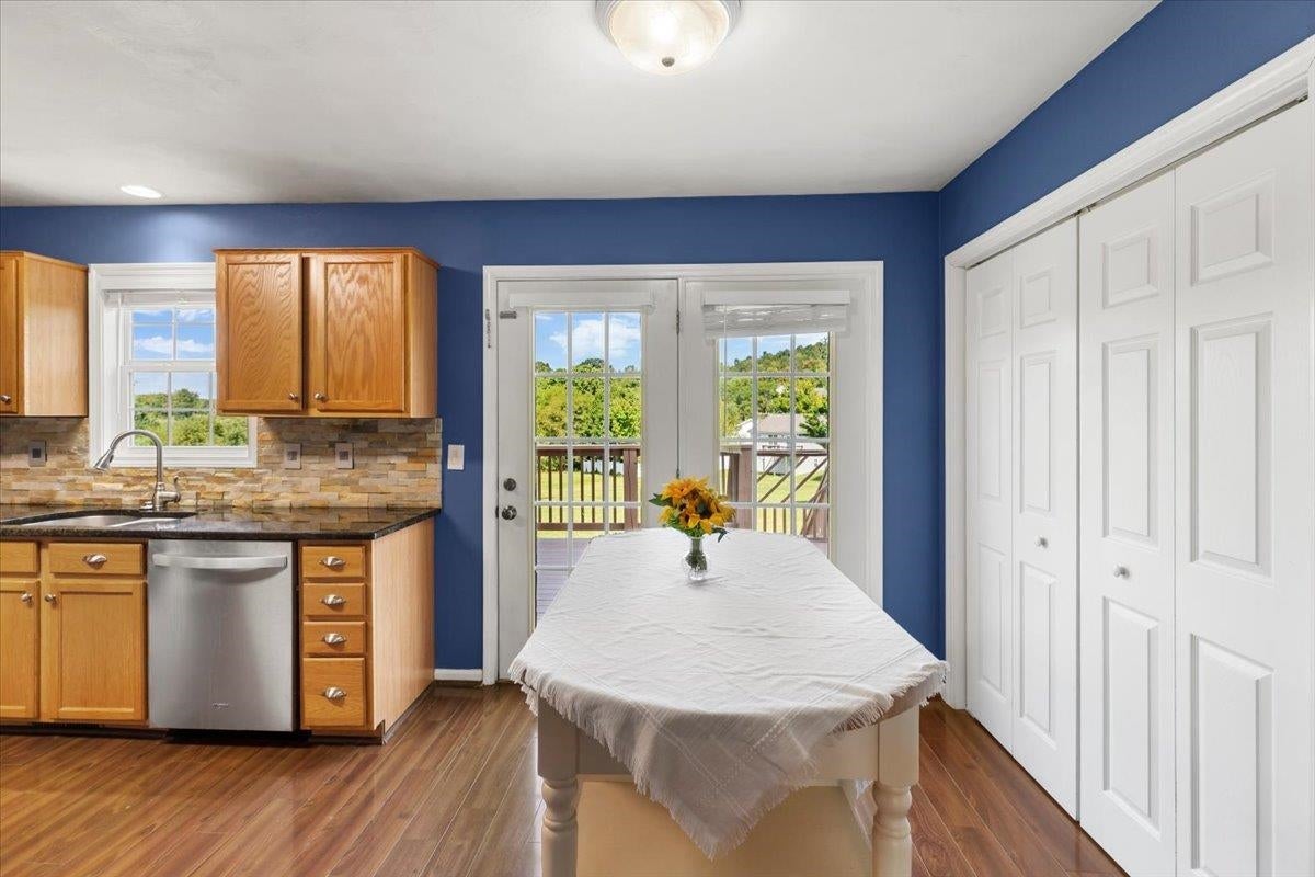 305 Sequoia Circle