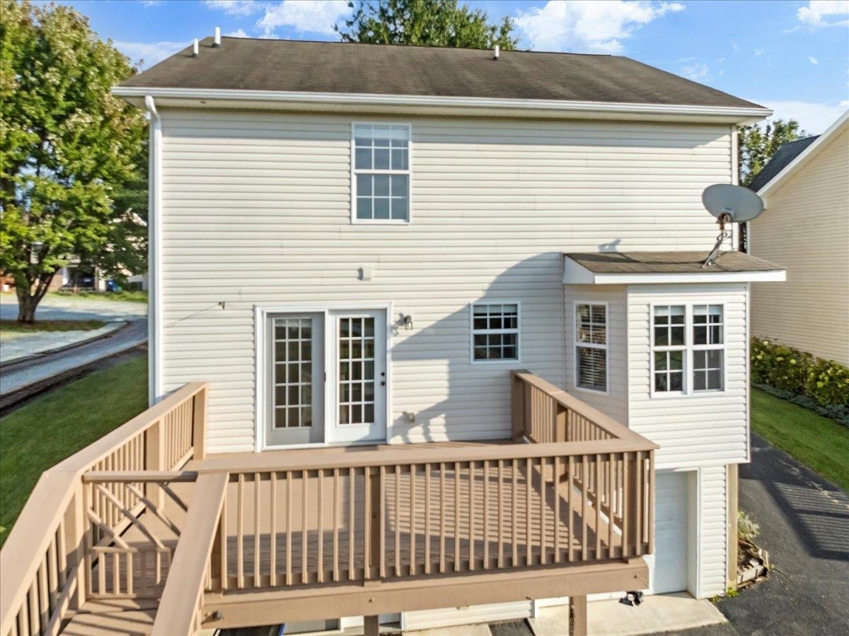 305 Sequoia Circle